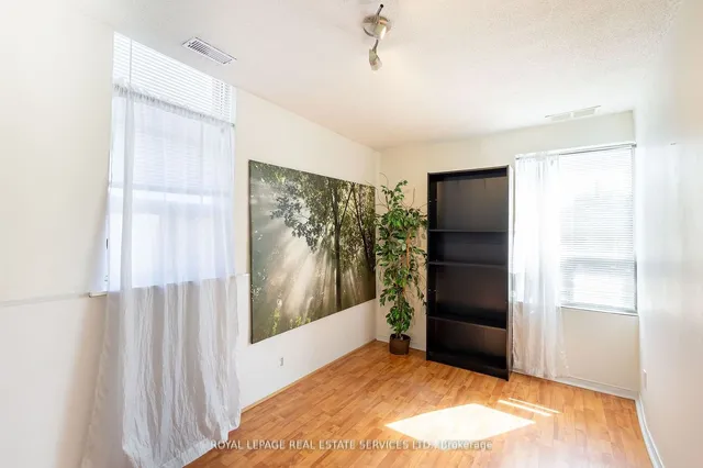 Additional property image - 2963 Dundas St
