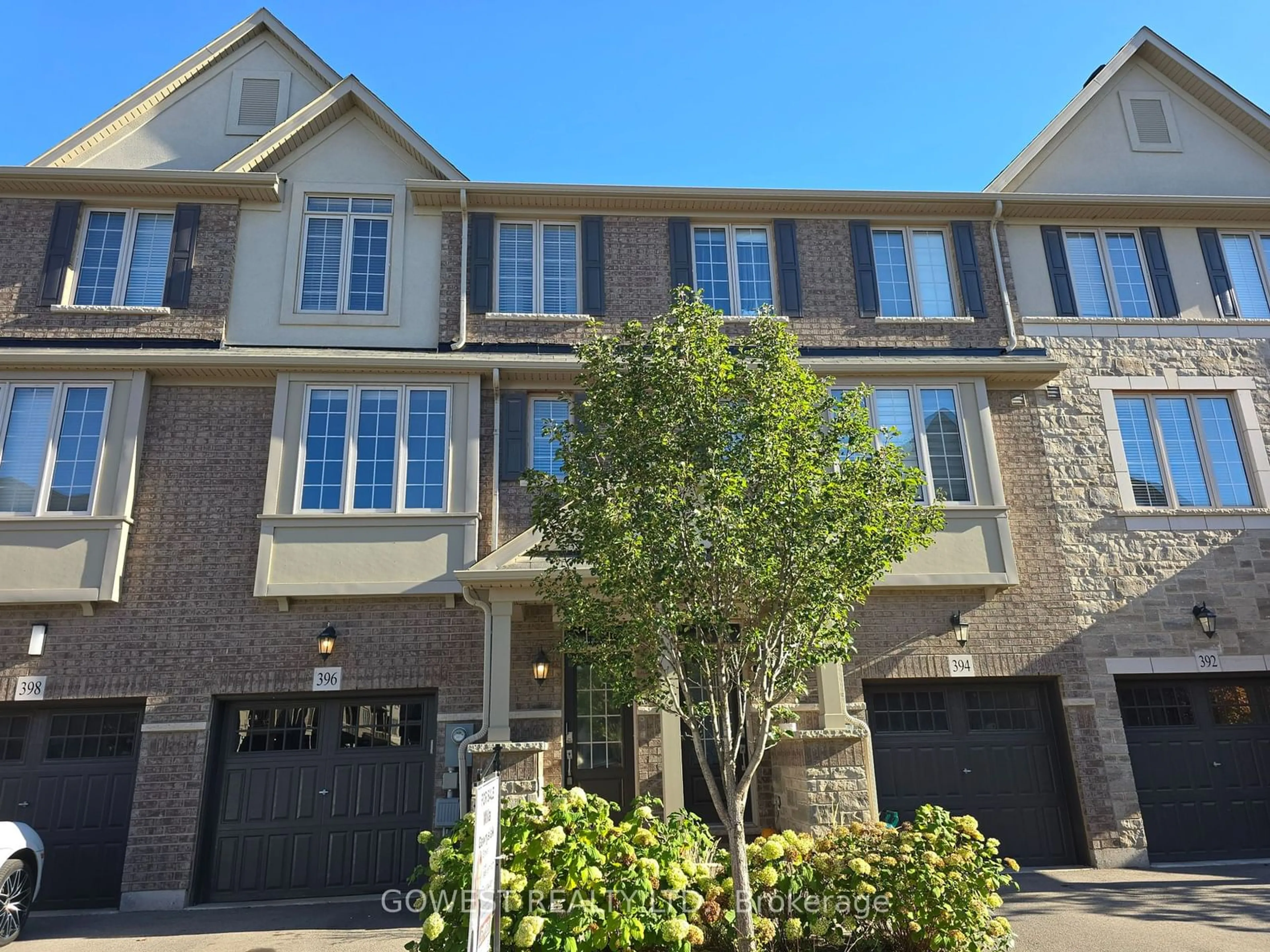 A pic from exterior of the house or condo, the street view for 396 Belcourt Common, Oakville Ontario L6H 0R1