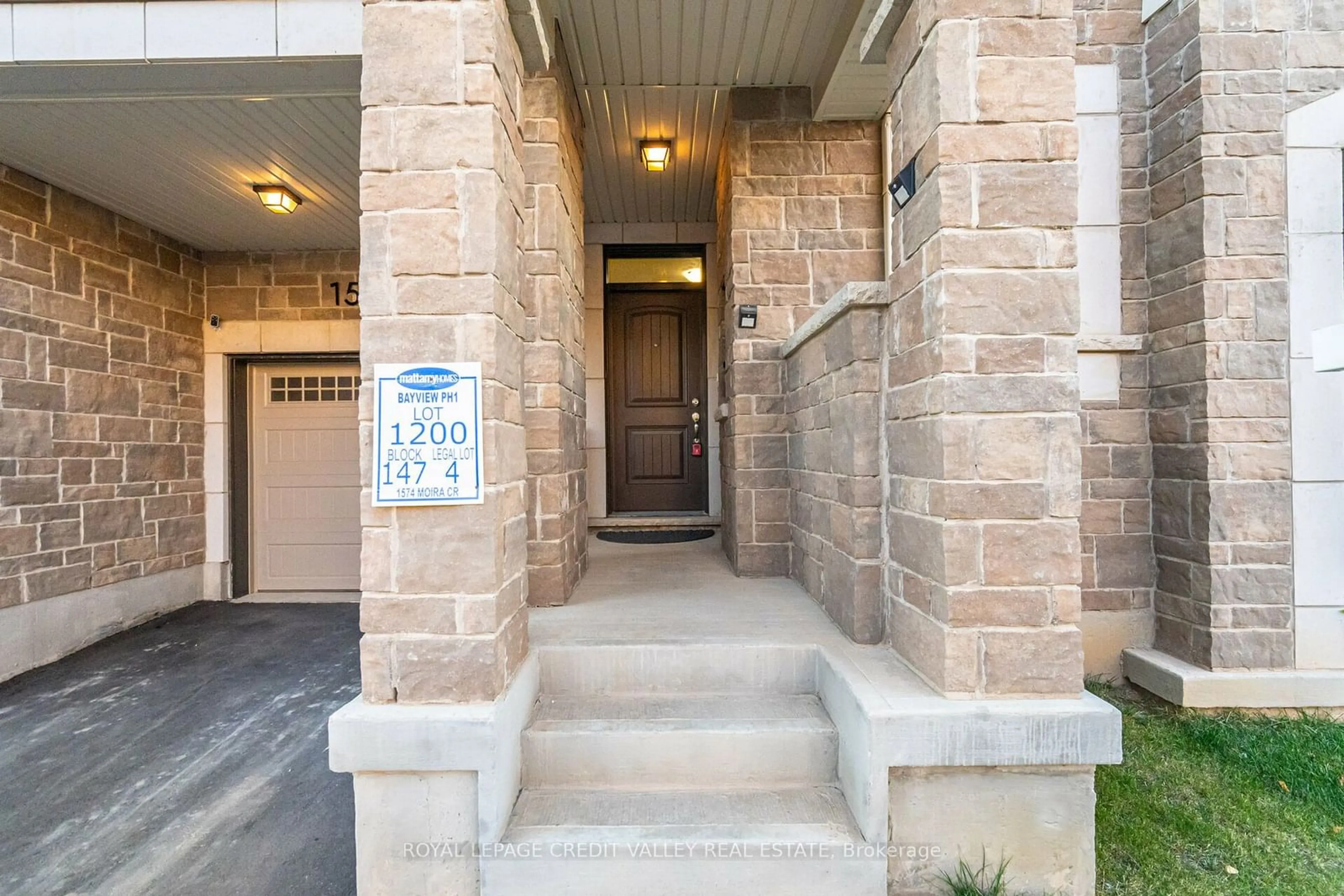 Indoor entryway, cement floor for 1574 Moira Cres, Milton Ontario L9E 1Y1