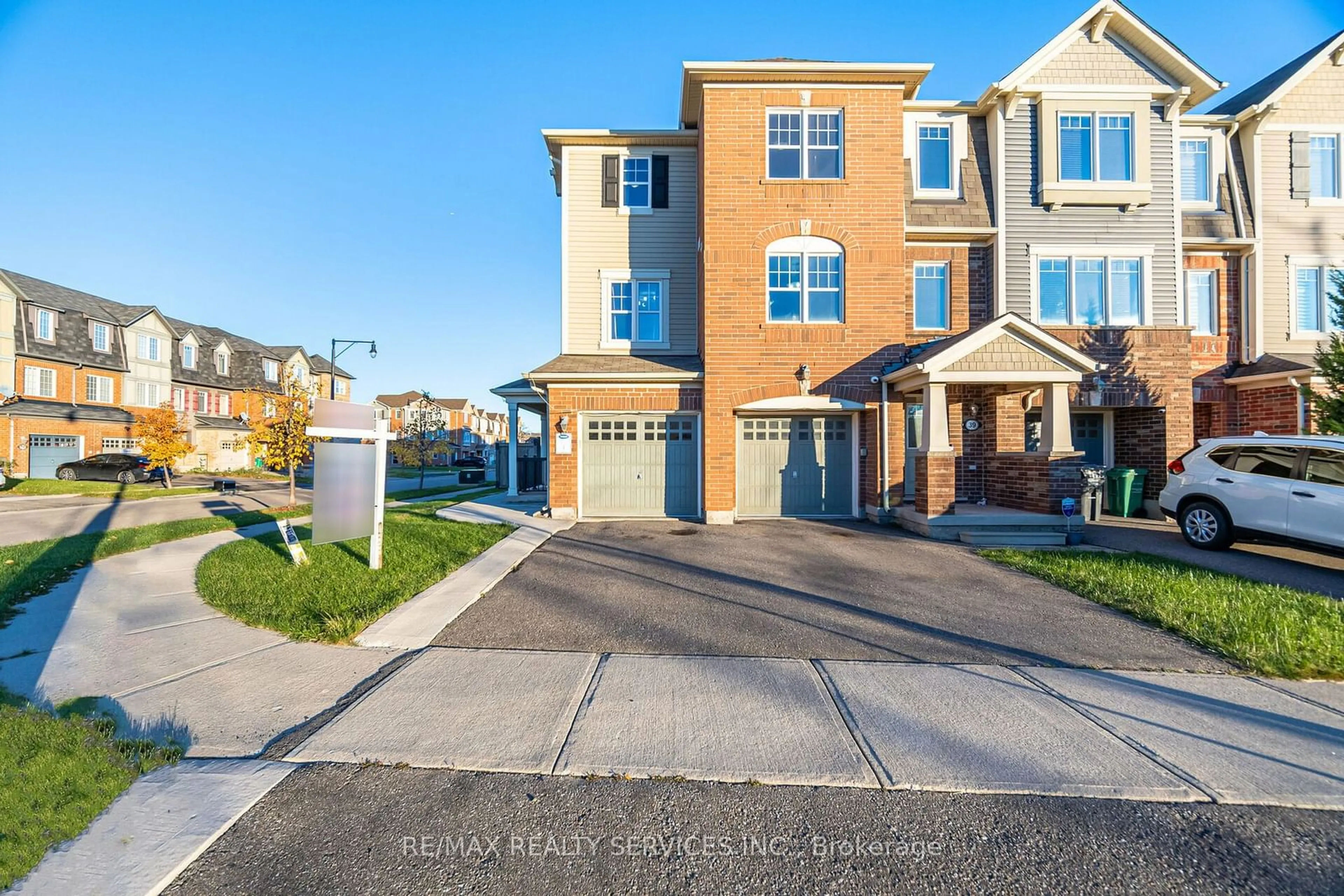 A pic from exterior of the house or condo, the street view for 41 Betterton Cres, Brampton Ontario L7A 0S4