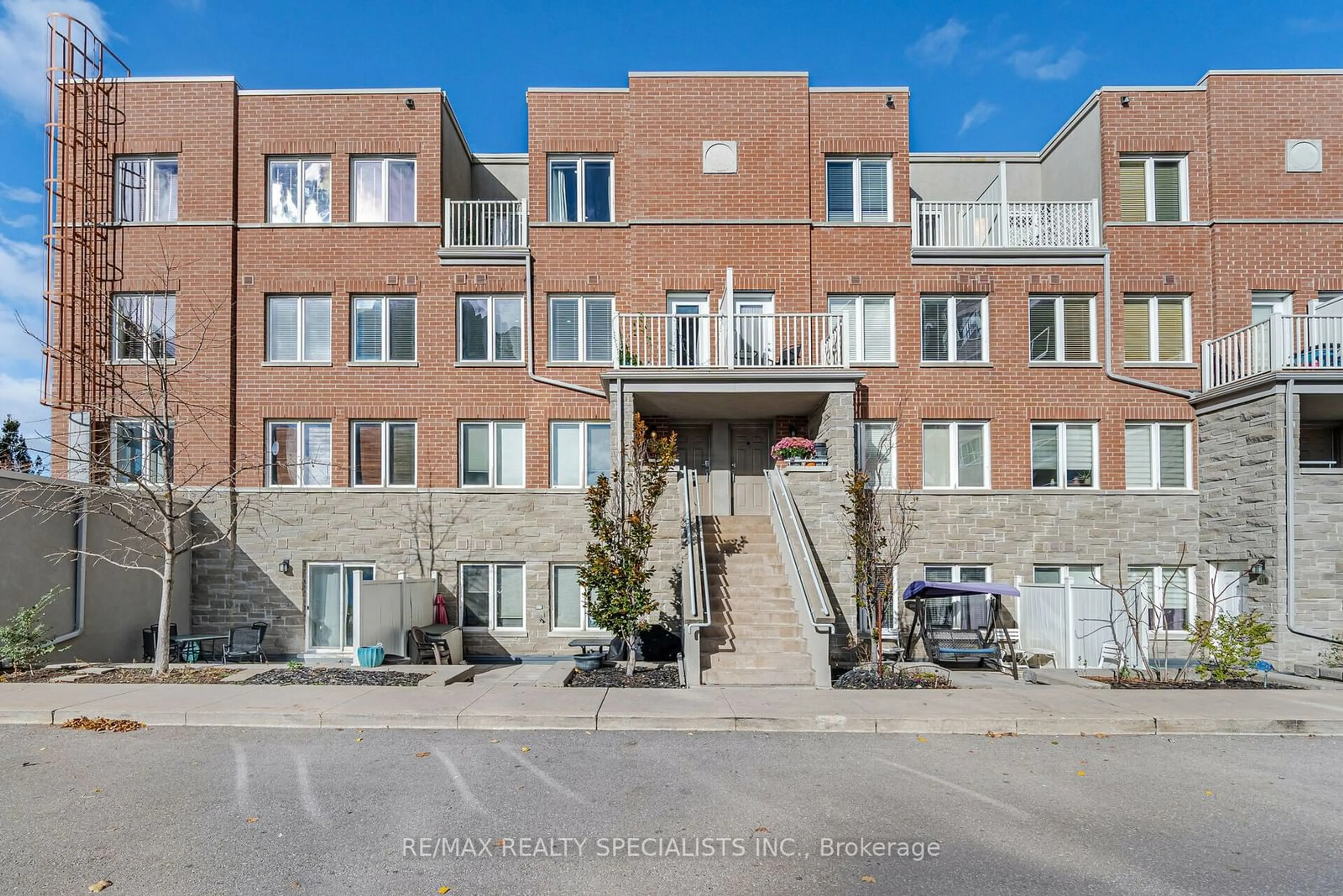 A pic from exterior of the house or condo, the front or back of building for 5 Richgrove Dr #212, Toronto Ontario M9R 0A3