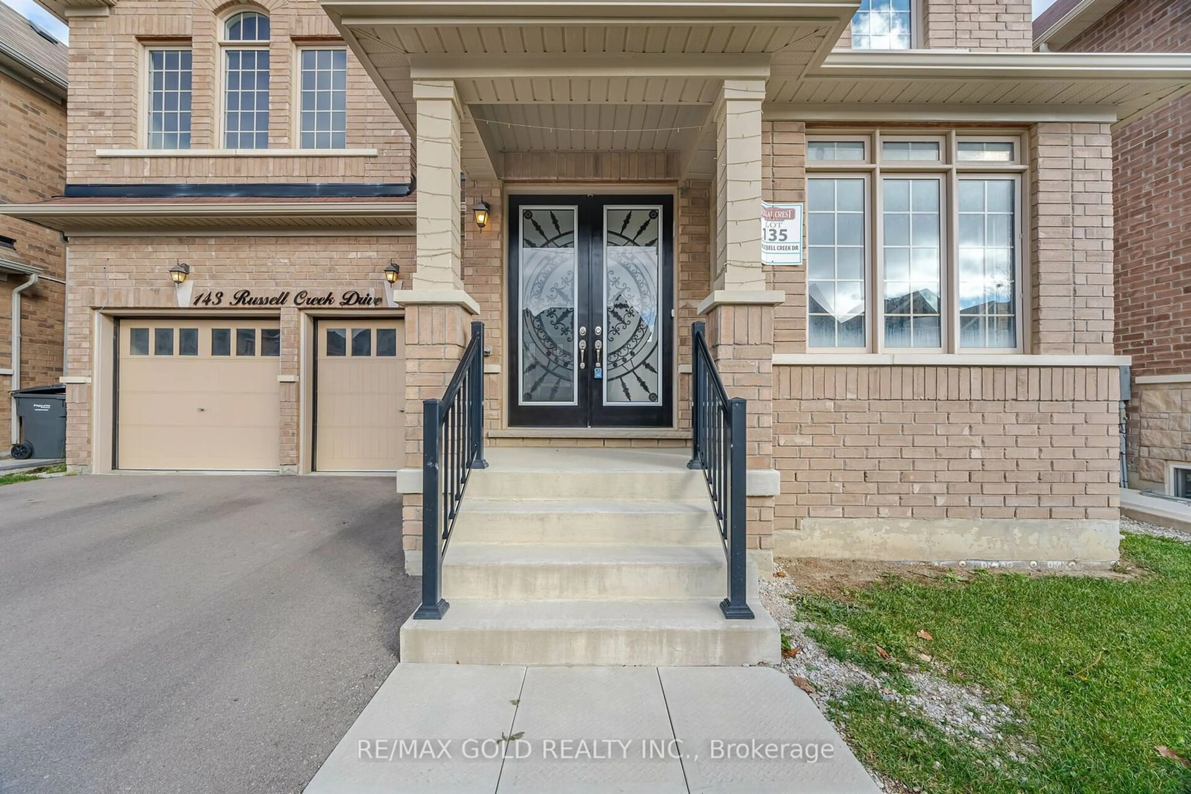 Home with brick exterior material for 143 Russell Creek Dr, Brampton Ontario L6R 4B4