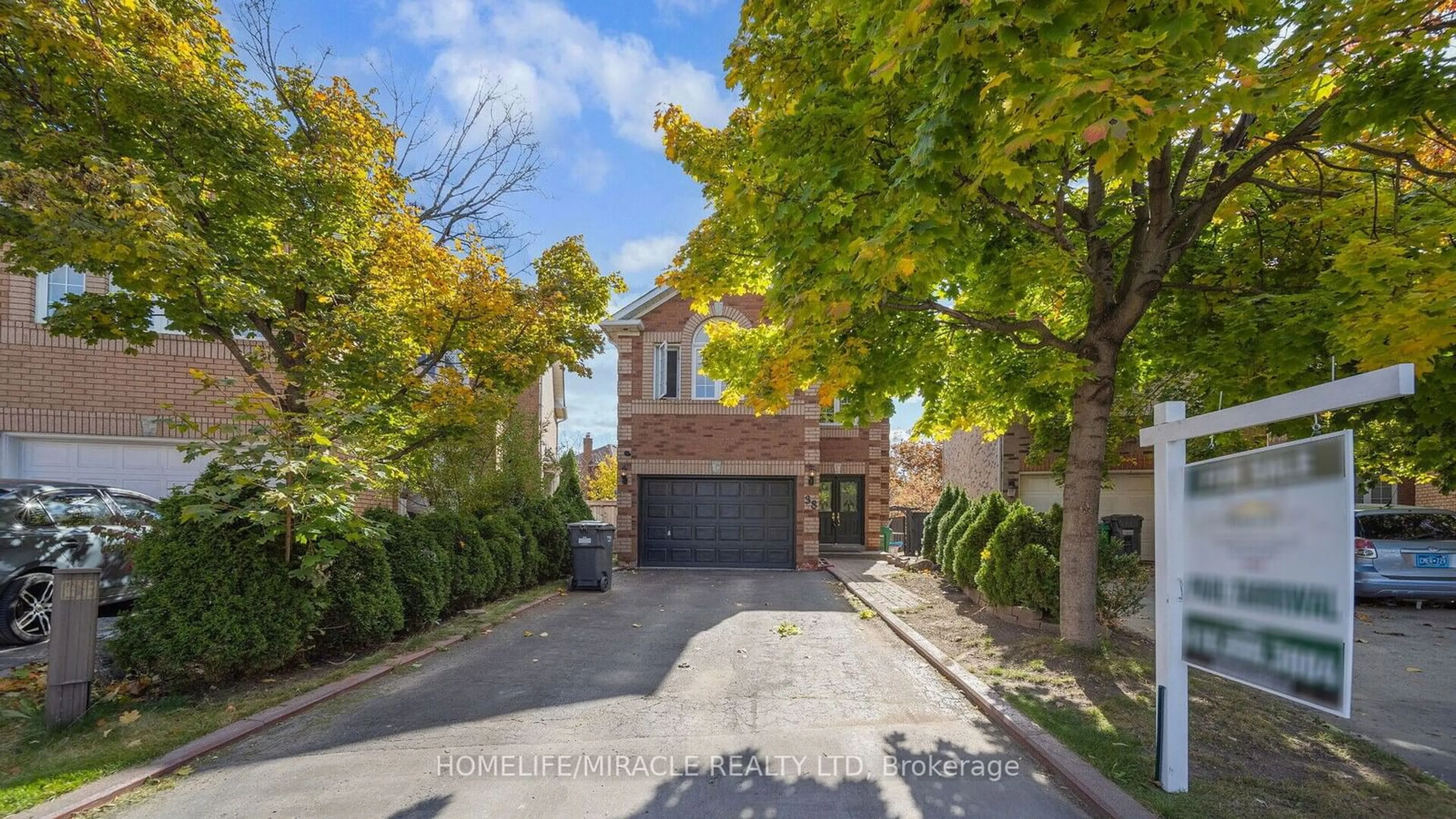 A pic from exterior of the house or condo, the street view for 38 Salem Crt, Brampton Ontario L6V 4J8