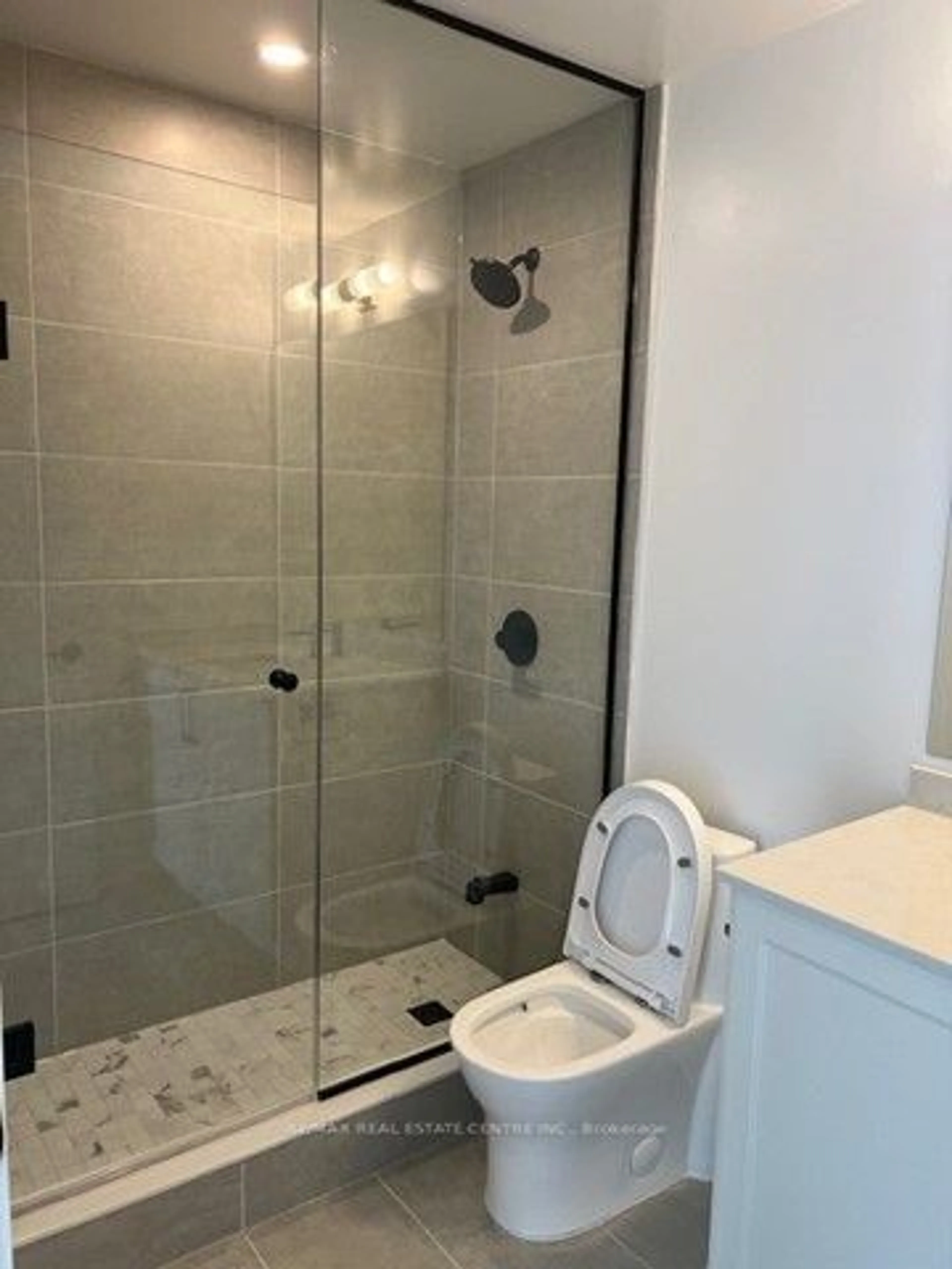 Bathroom, ceramic floors for 2450 Old Bronte Rd #615, Oakville Ontario L6M 5P8