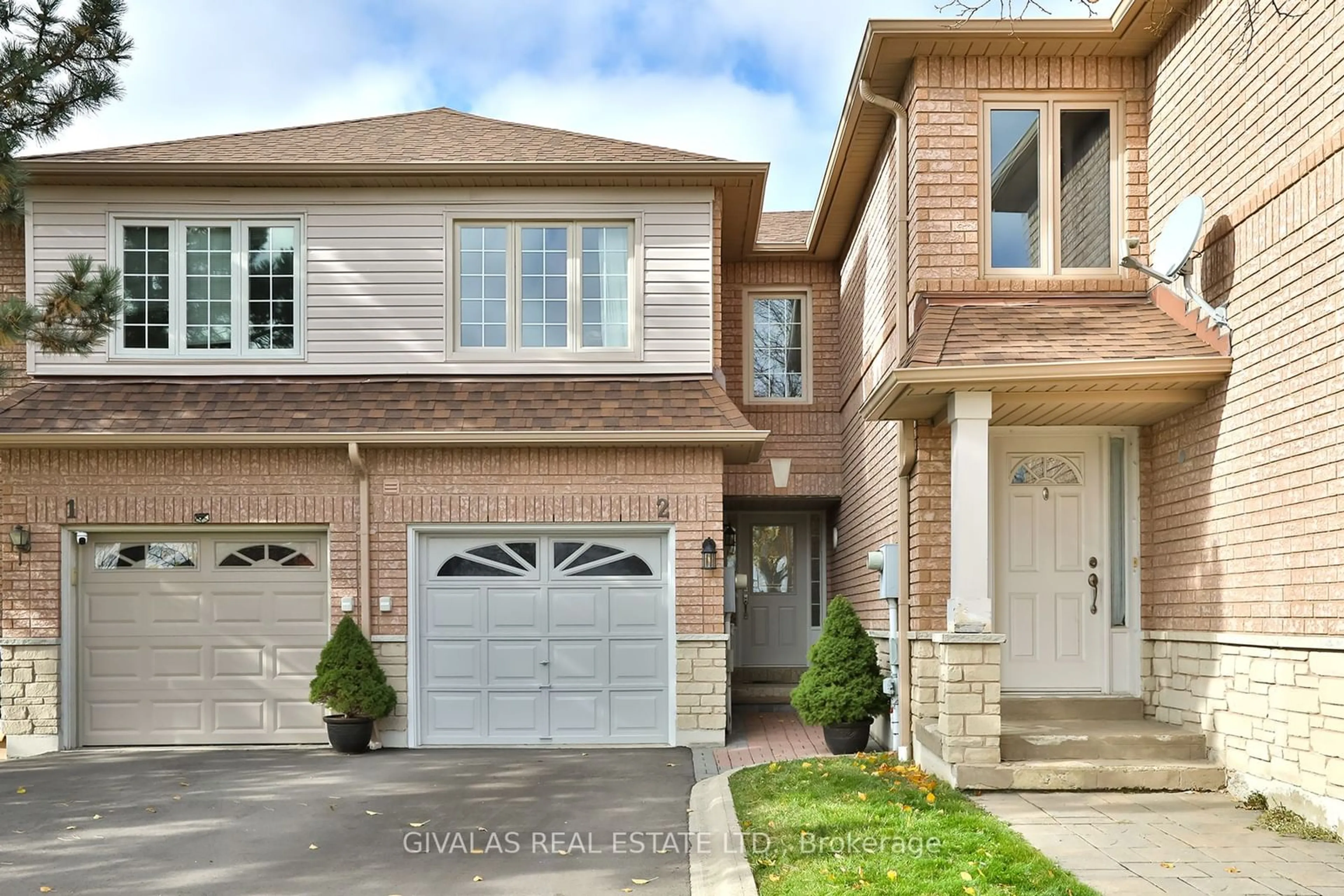 Frontside or backside of a home, cottage for 1285 Bristol Rd #2, Mississauga Ontario L5V 2H5