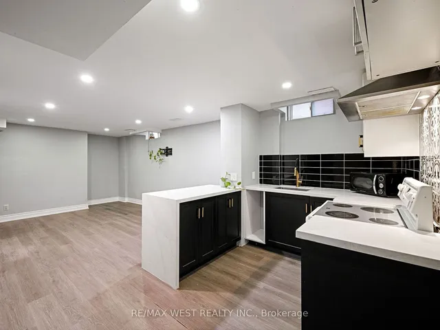 Additional property image - 126 Sandmere Ave