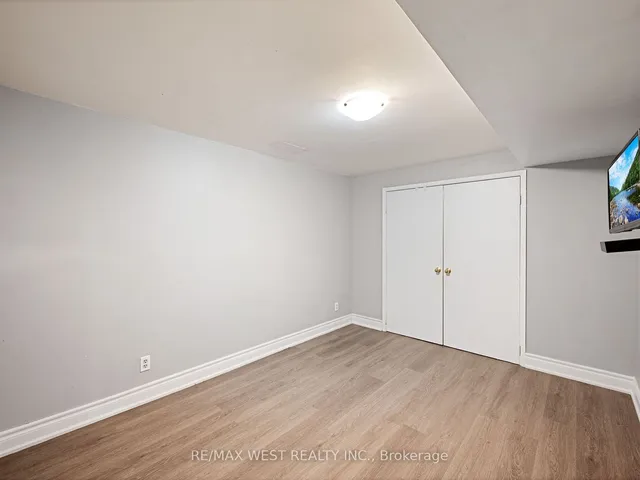Additional property image - 126 Sandmere Ave