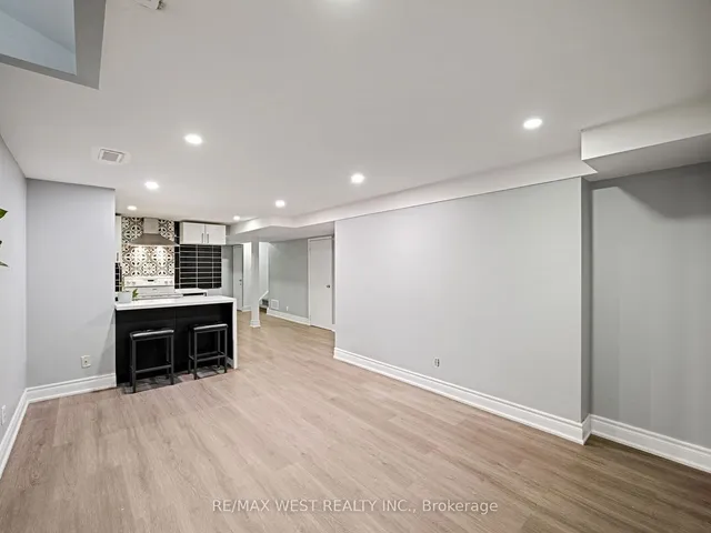 Additional property image - 126 Sandmere Ave