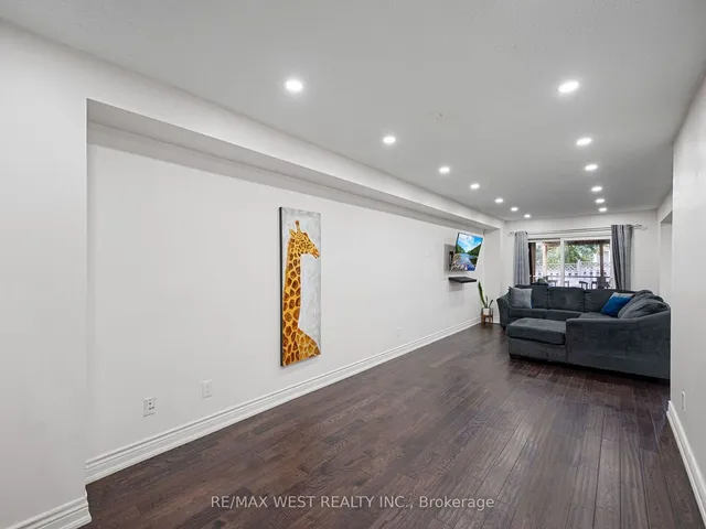 Additional property image - 126 Sandmere Ave