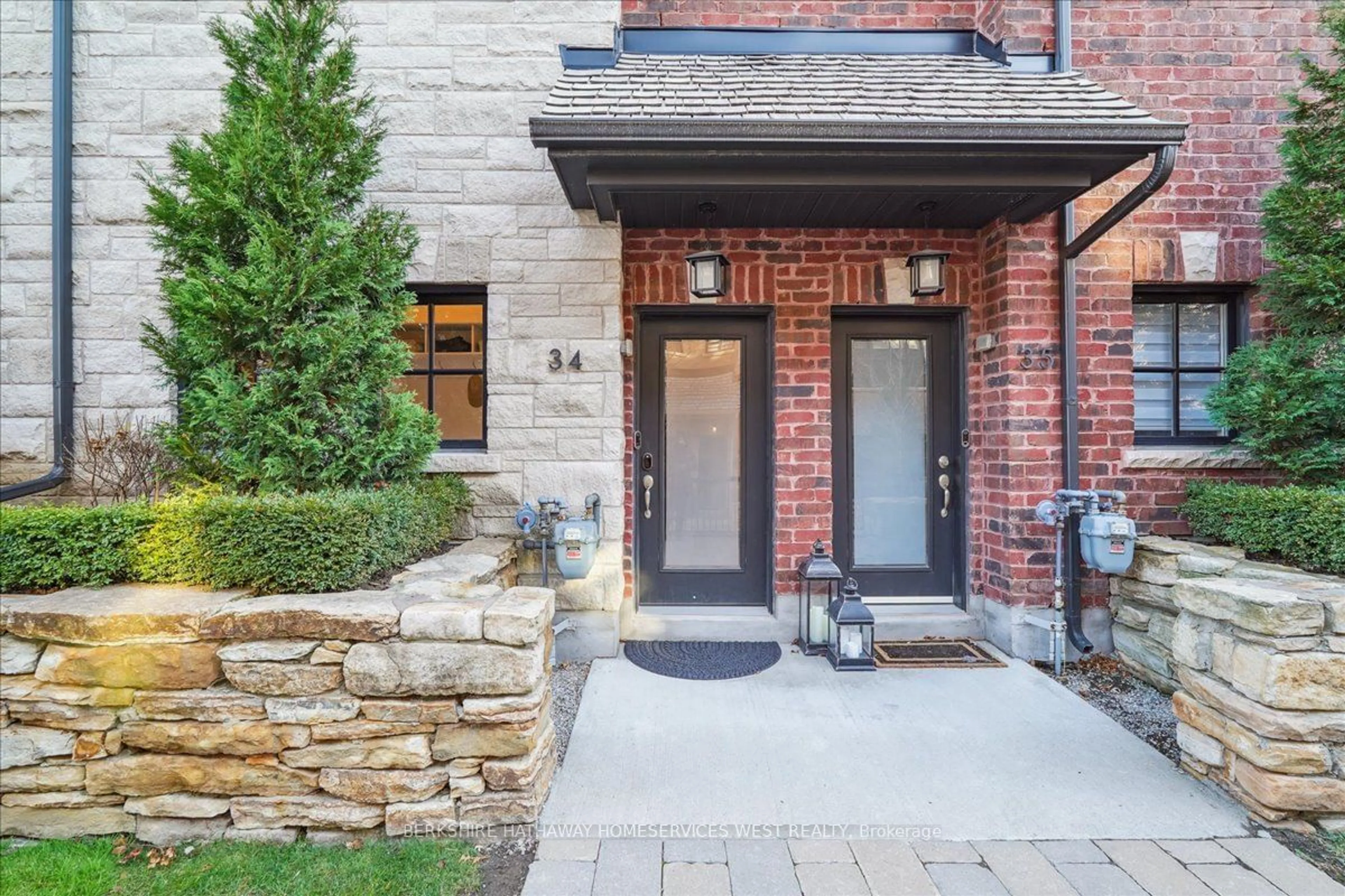 Home with brick exterior material for 79 Elder Ave #34, Toronto Ontario M8W 0B7