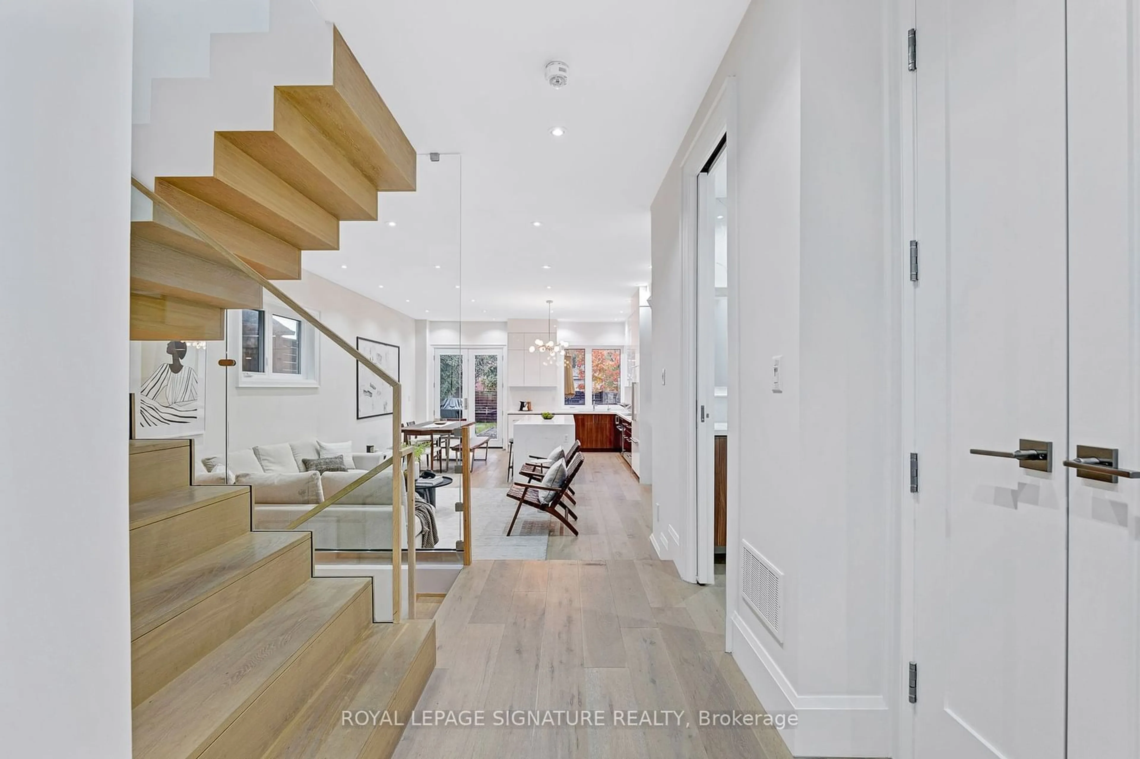 Indoor foyer, wood floors for 404 Horner Ave, Toronto Ontario M8W 2A4