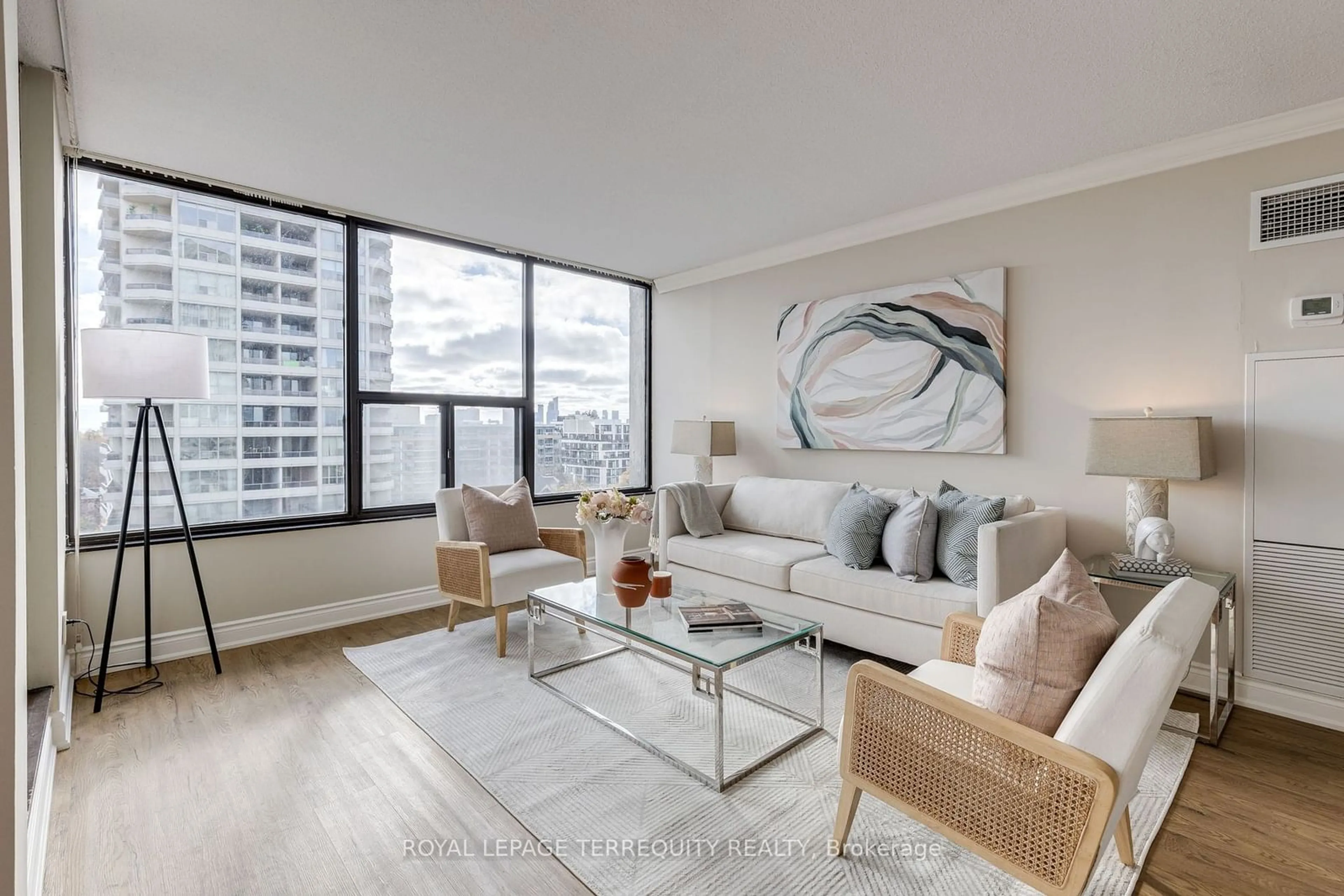 Living room, wood floors for 100 Quebec Ave #901, Toronto Ontario M6P 4B8