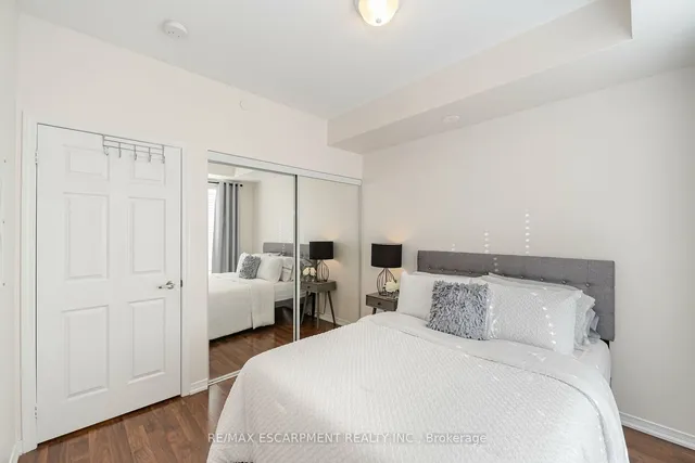 Additional property image - 54 Sky Harbour Dr Unit 105