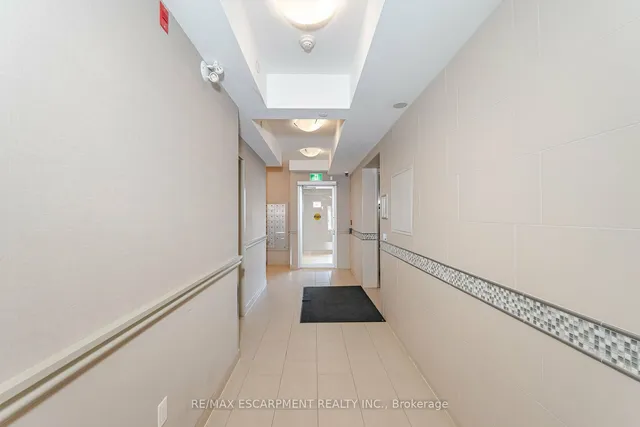 Additional property image - 54 Sky Harbour Dr Unit 105