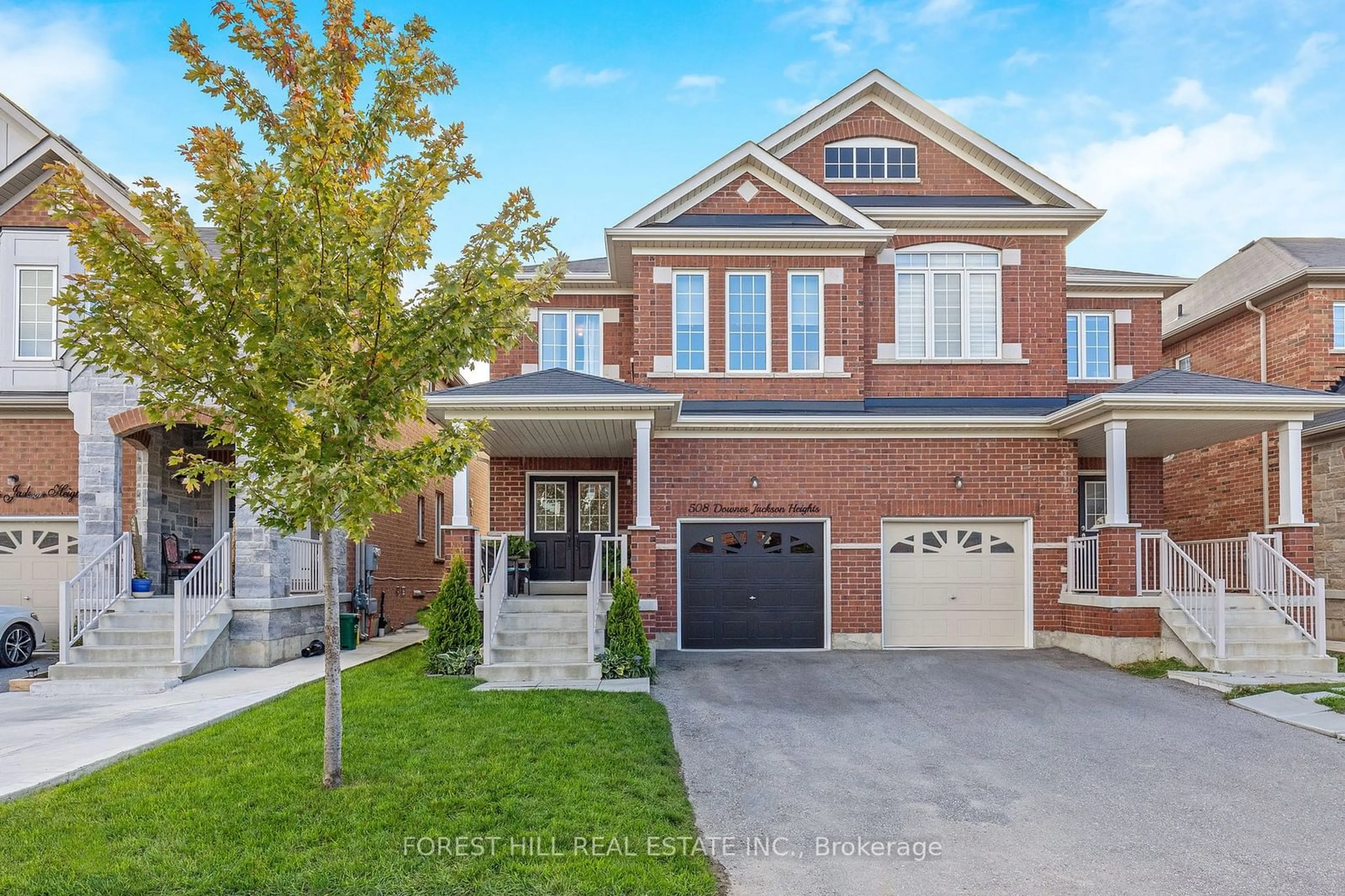 Home with brick exterior material for 508 Downes Jackson Hts, Milton Ontario L9T 8W2