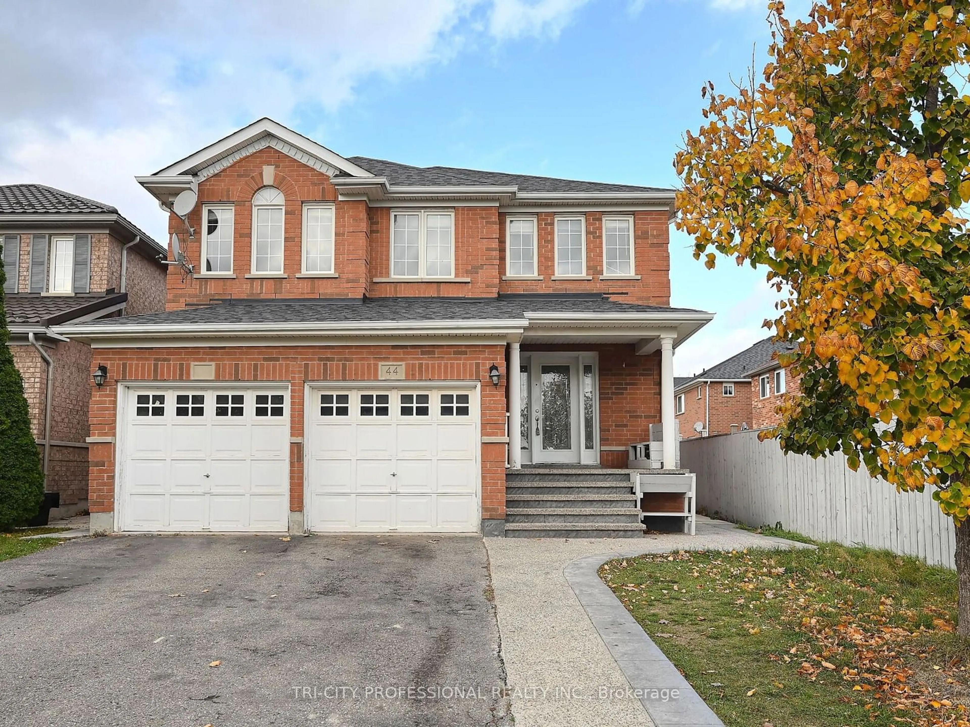 Home with brick exterior material for 44 Conklin Dr, Brampton Ontario L7A 3P5