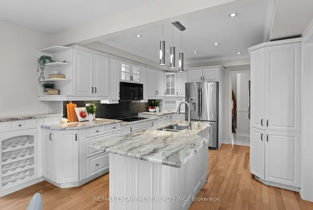 Additional property image - 2068 Pipers Crt