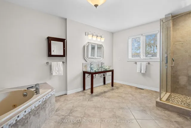 Additional property image - 2068 Pipers Crt