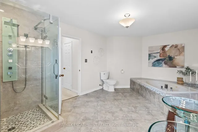 Additional property image - 2068 Pipers Crt