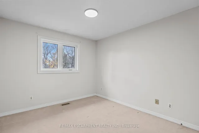 Additional property image - 2068 Pipers Crt