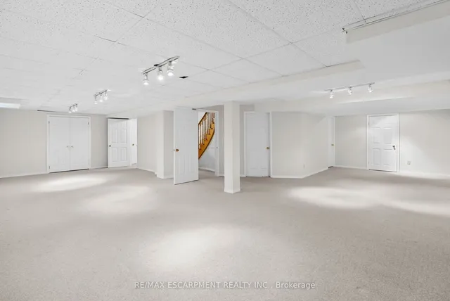 Additional property image - 2068 Pipers Crt
