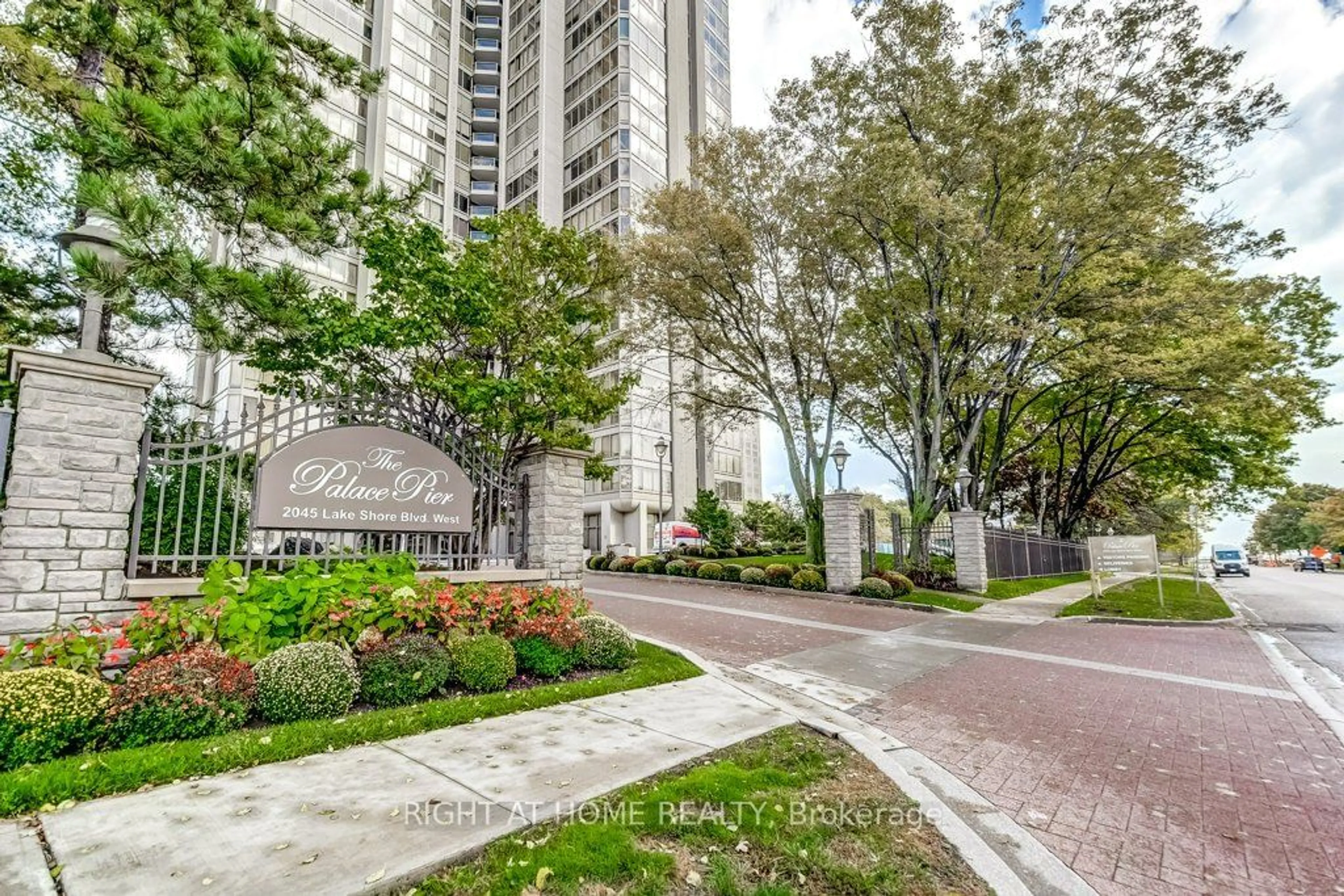 A pic from exterior of the house or condo, the street view for 2045 Lake Shore Blvd #501, Toronto Ontario M8V 2Z6