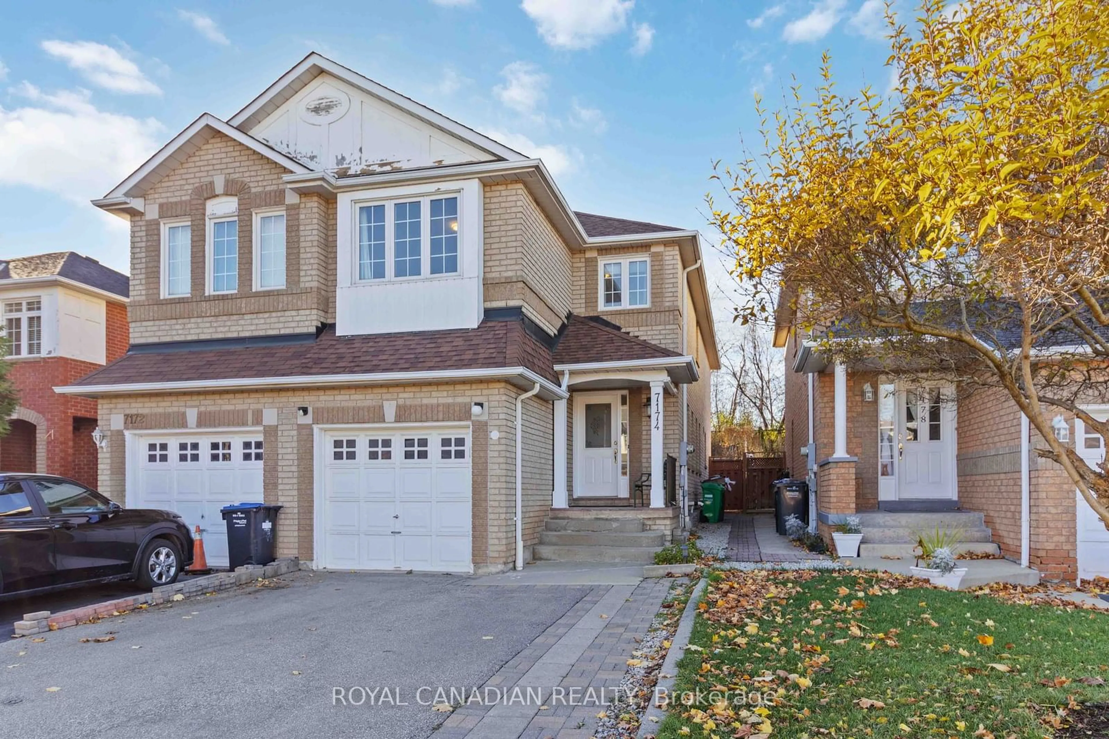 A pic from exterior of the house or condo, the street view for 7174 Frontier Rdge, Mississauga Ontario L5N 7R2