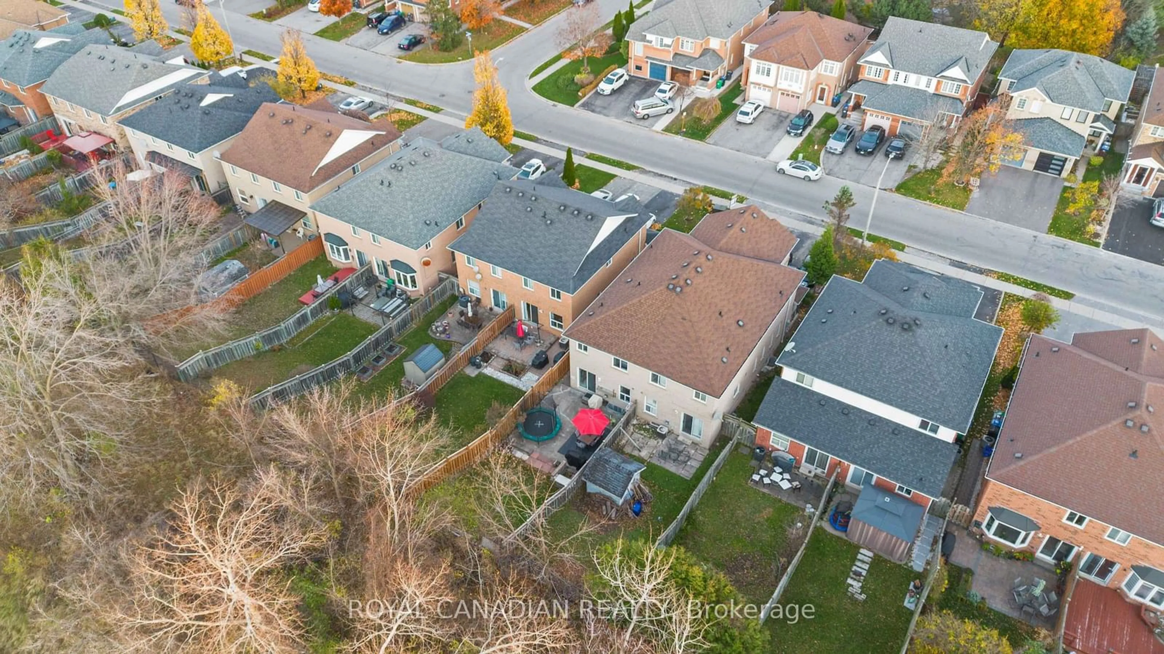 Frontside or backside of a home, the street view for 7174 Frontier Rdge, Mississauga Ontario L5N 7R2