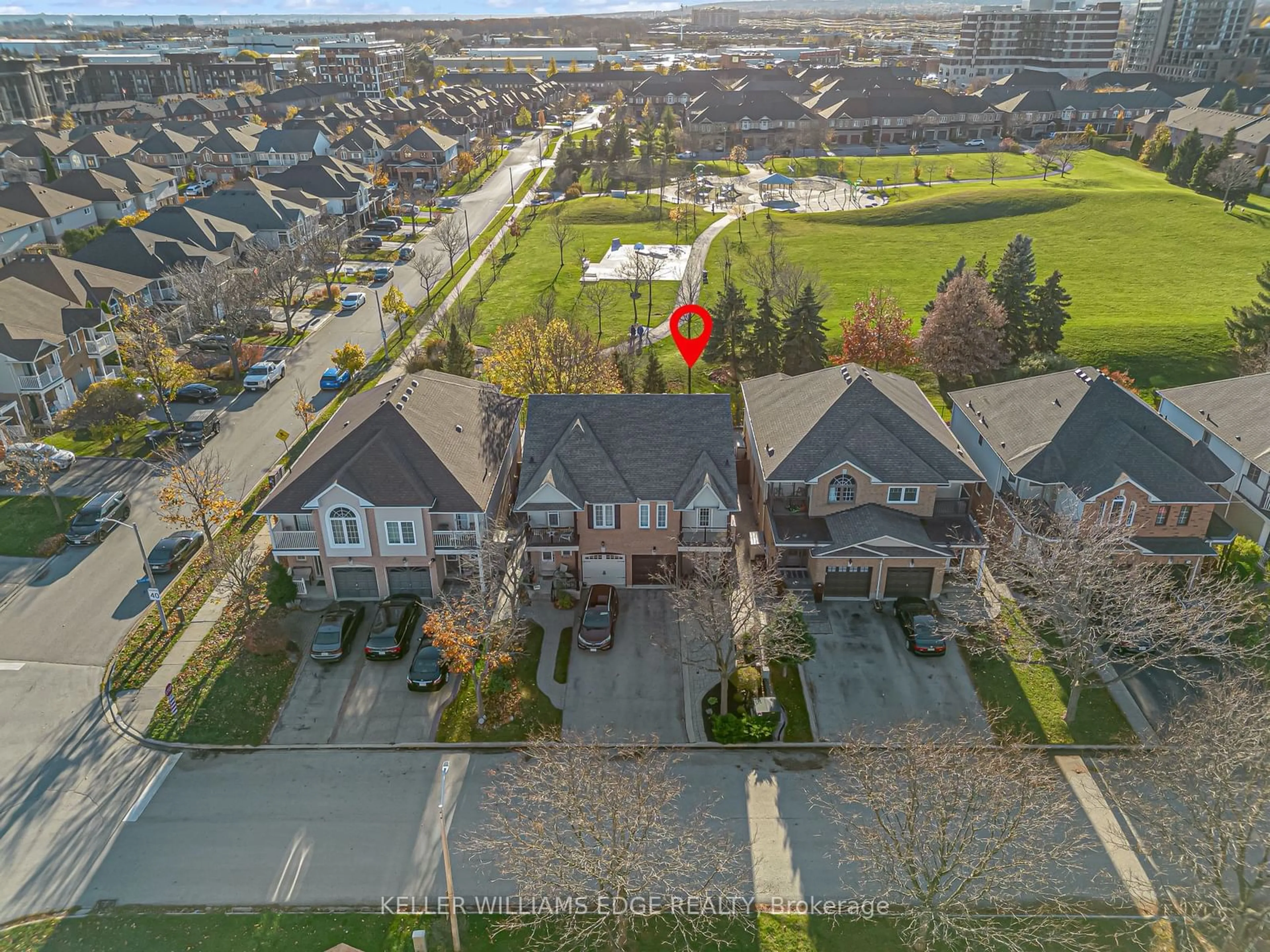 A pic from exterior of the house or condo, the street view for 1806 Hobson Dr, Burlington Ontario L7L 6L7