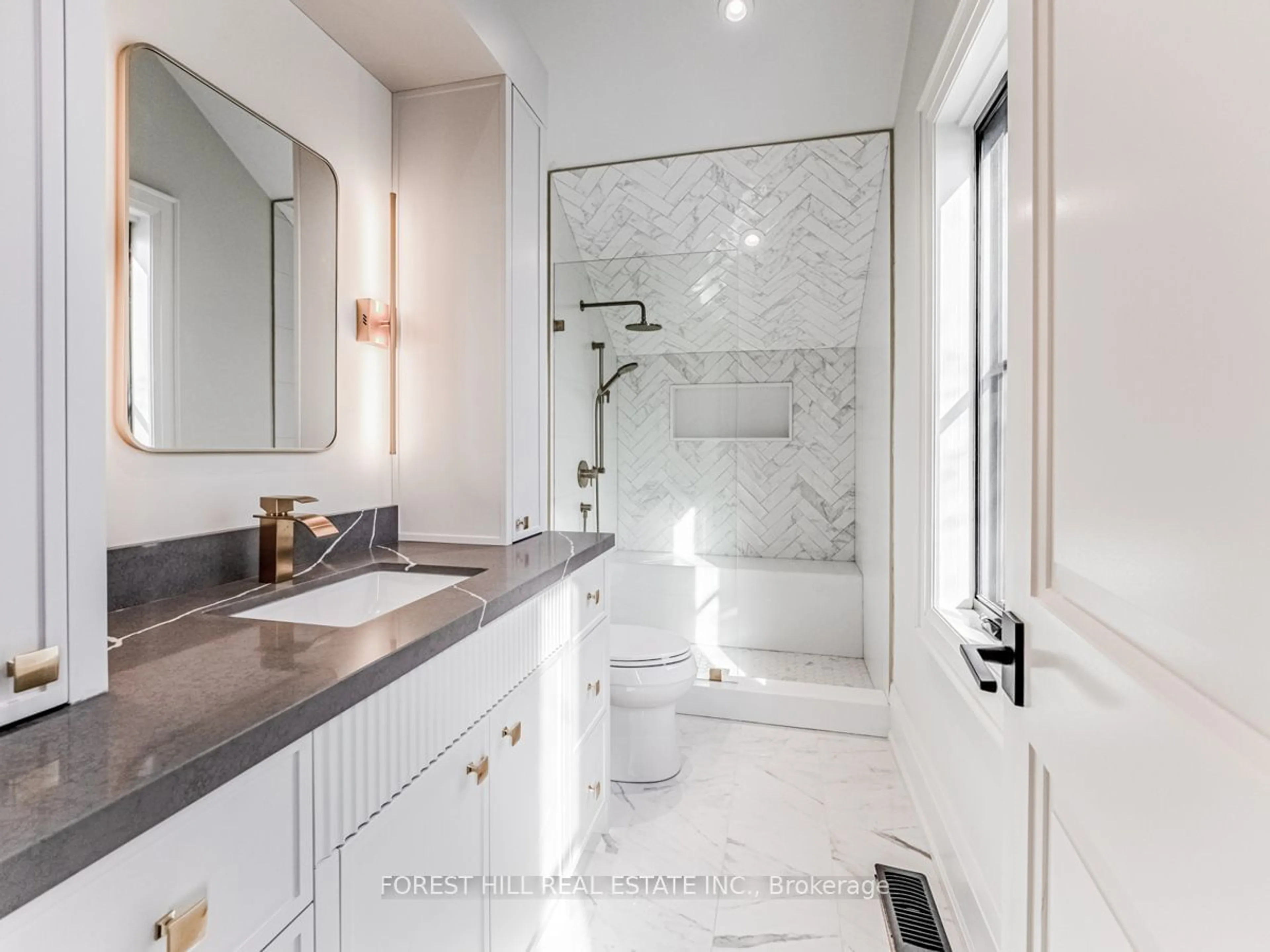 Contemporary bathroom, ceramic floors for 7089 Second Line, Mississauga Ontario L5W 1A1