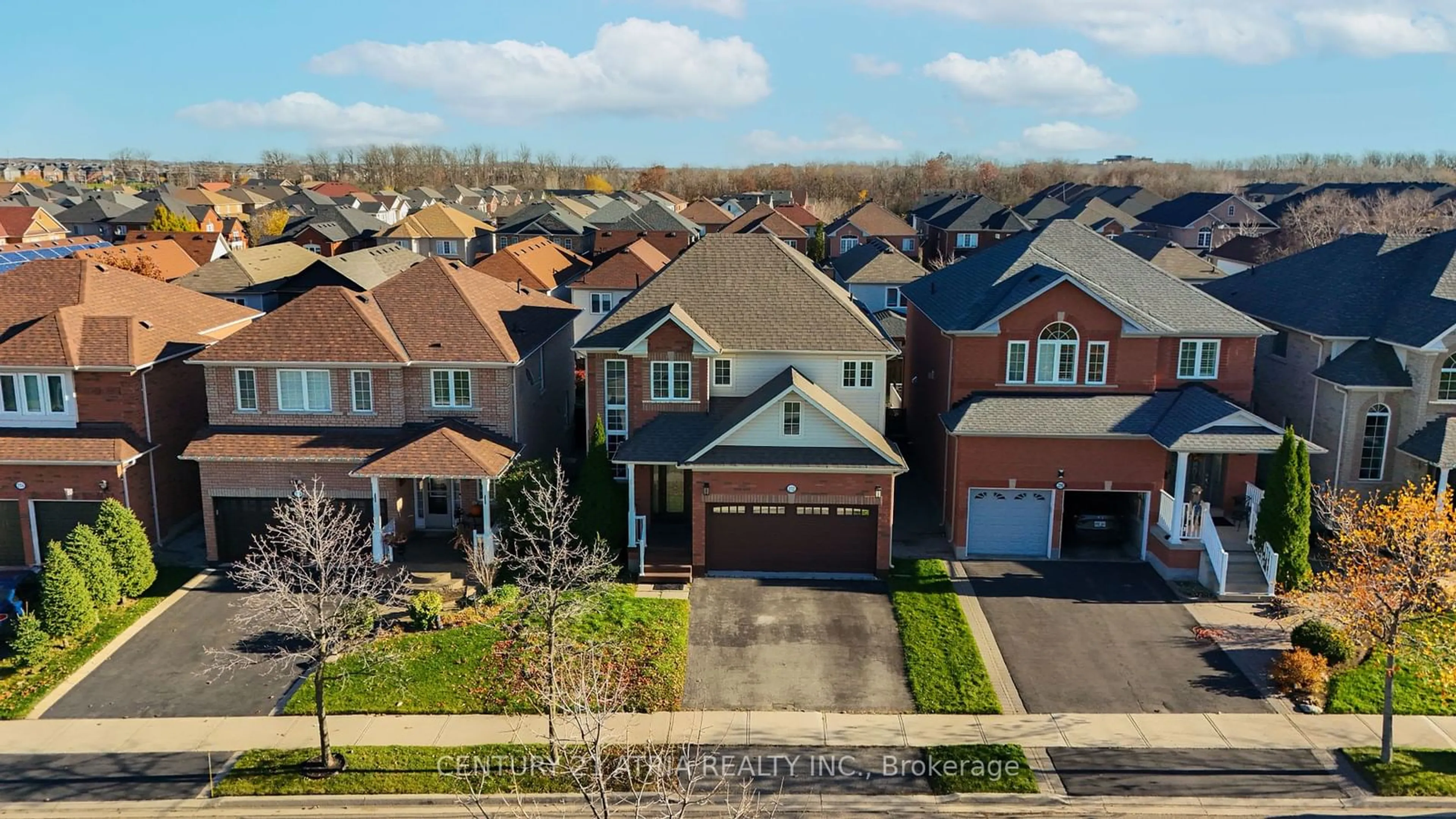 Frontside or backside of a home, the street view for 252 Sherwood Rd, Milton Ontario L9T 7C3