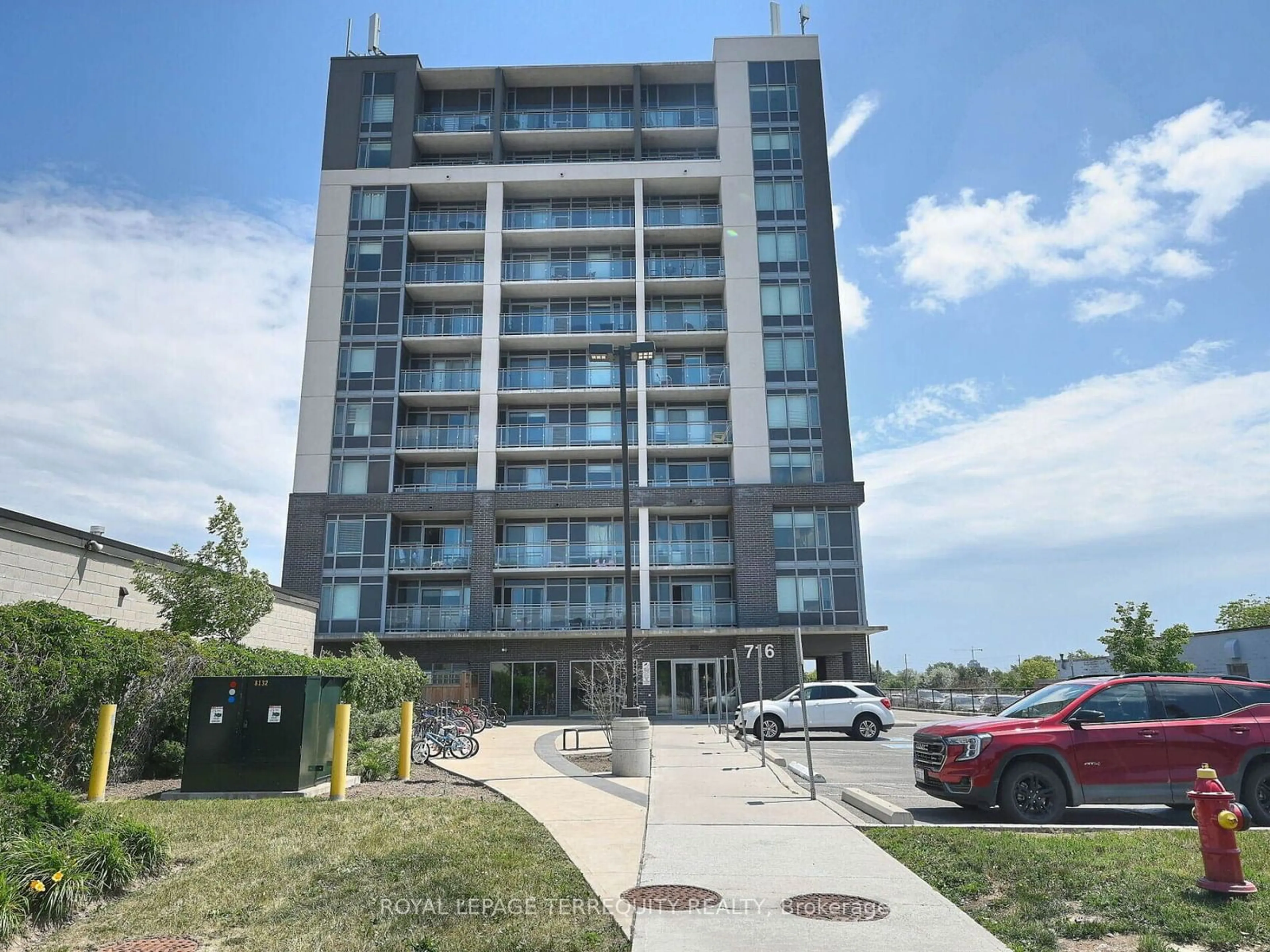 A pic from exterior of the house or condo, the front or back of building for 716 Main St #801, Milton Ontario L9T 9L9