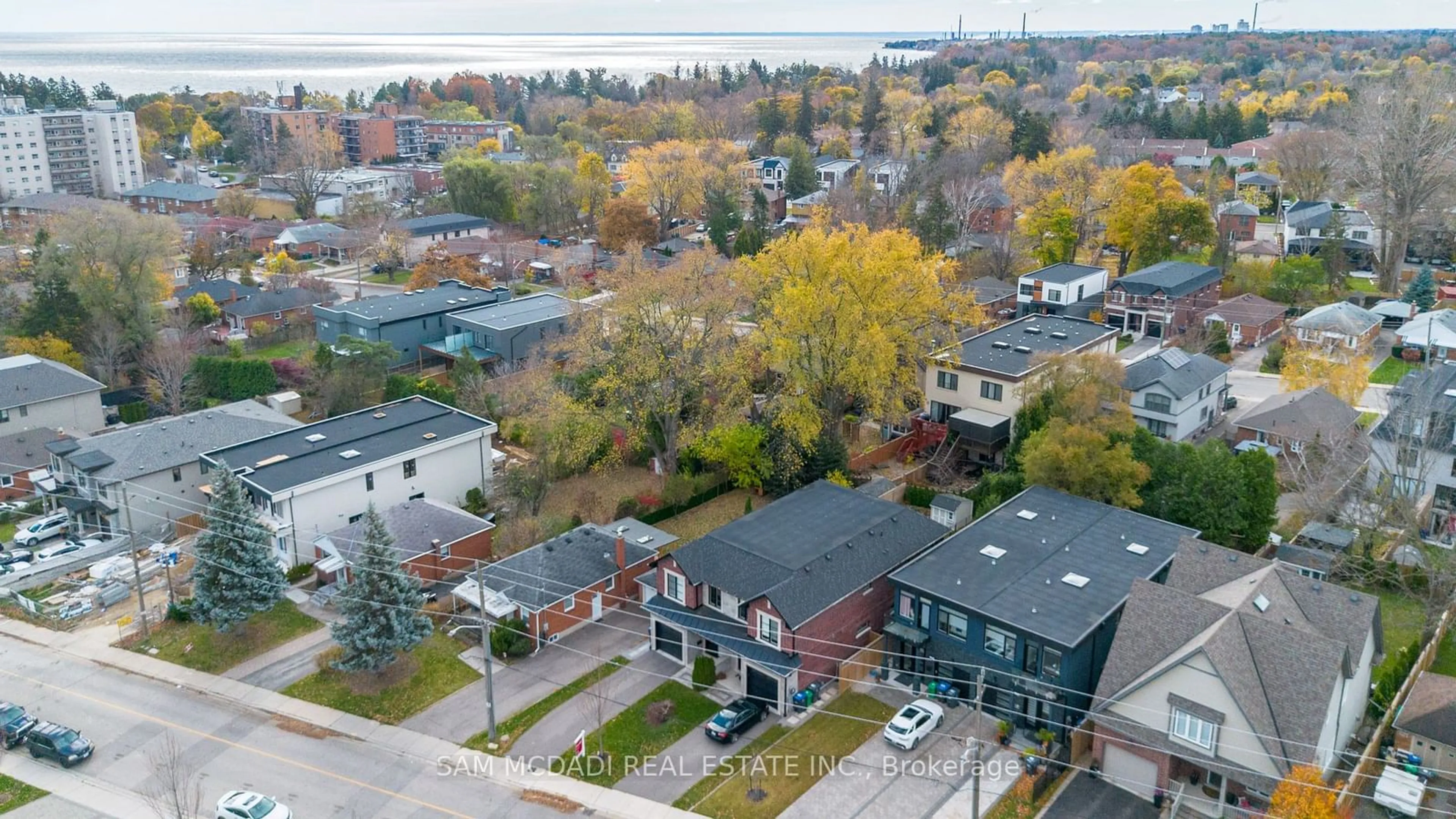 A pic from exterior of the house or condo, the street view for 34A Pine Ave, Mississauga Ontario L5H 2P8