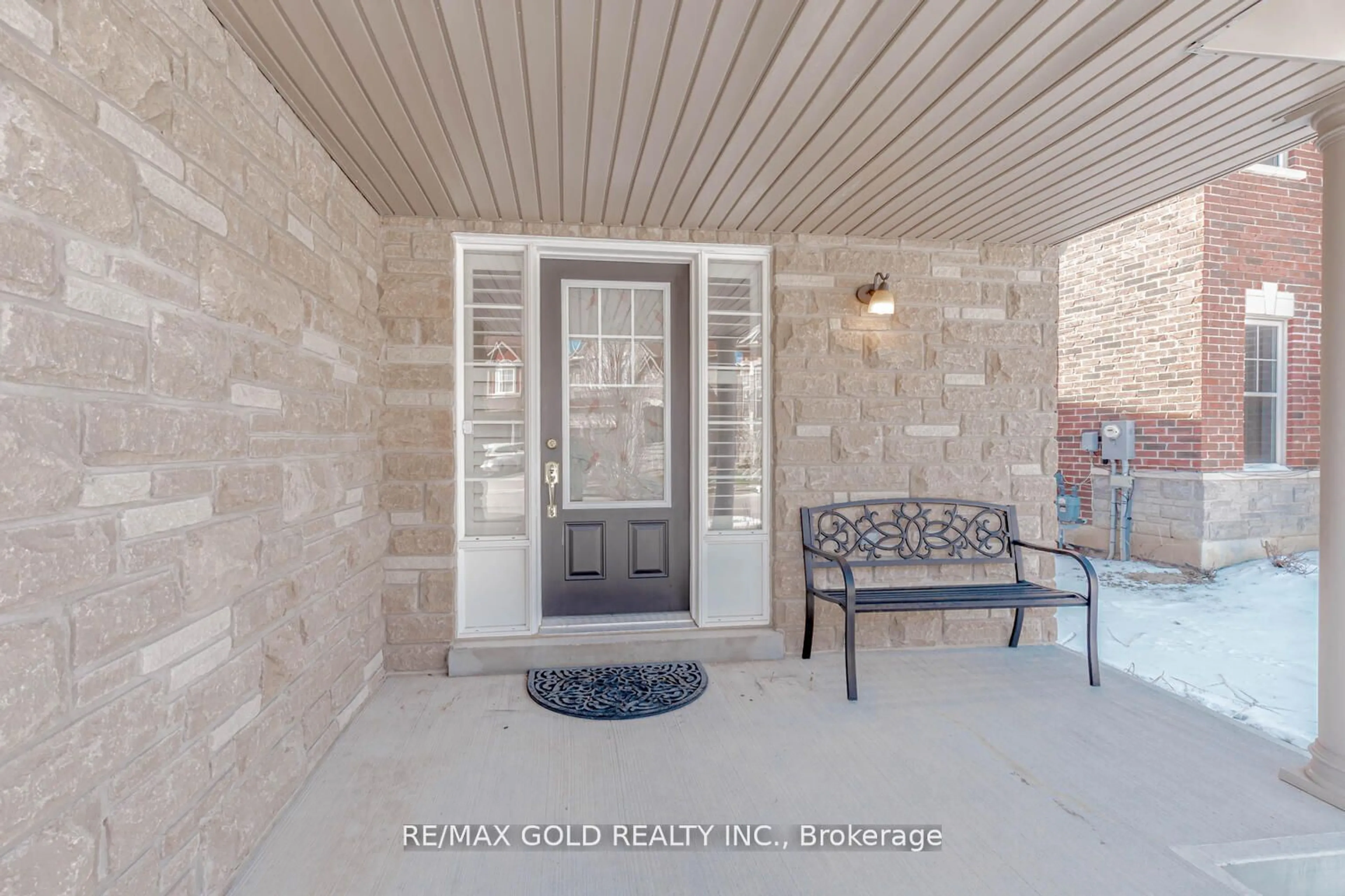 Indoor entryway, cement floor for 40 Stephanie Ave, Brampton Ontario L6Y 0R8