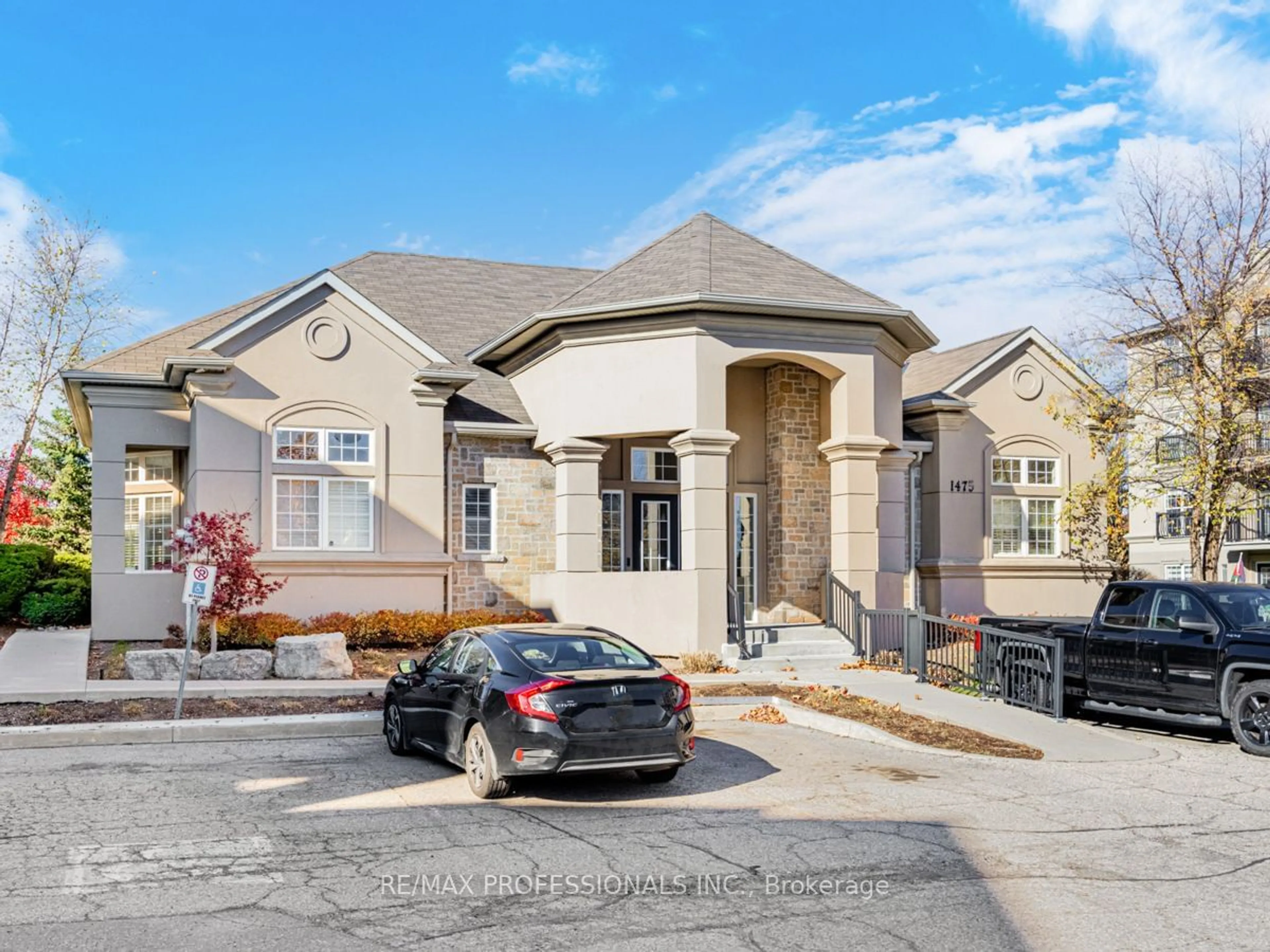 Frontside or backside of a home, the street view for 1483 Maple Ave #405, Milton Ontario L9T 0B6