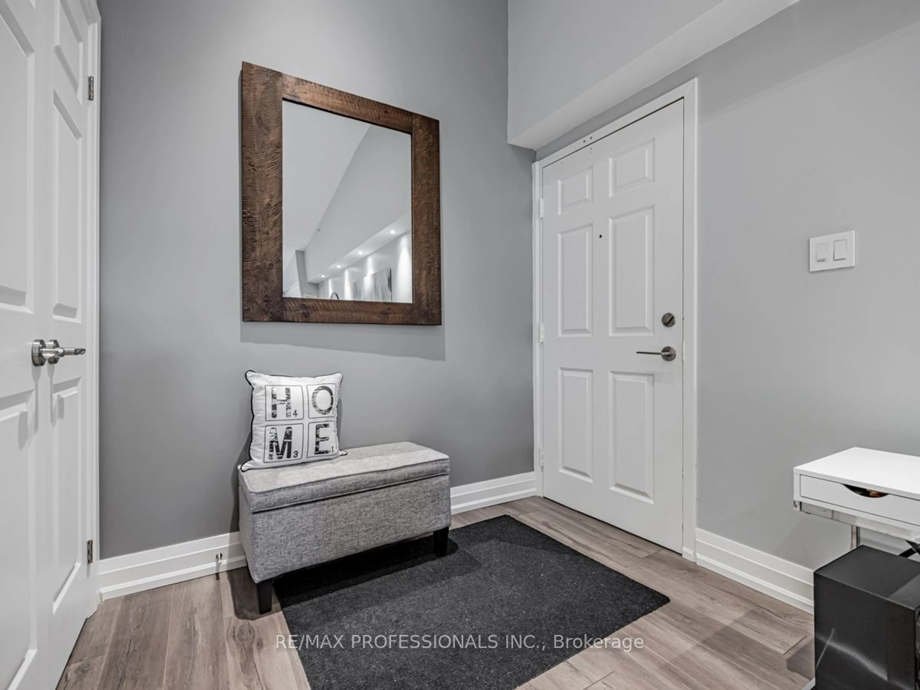 Indoor entryway, wood floors for 1483 Maple Ave #405, Milton Ontario L9T 0B6