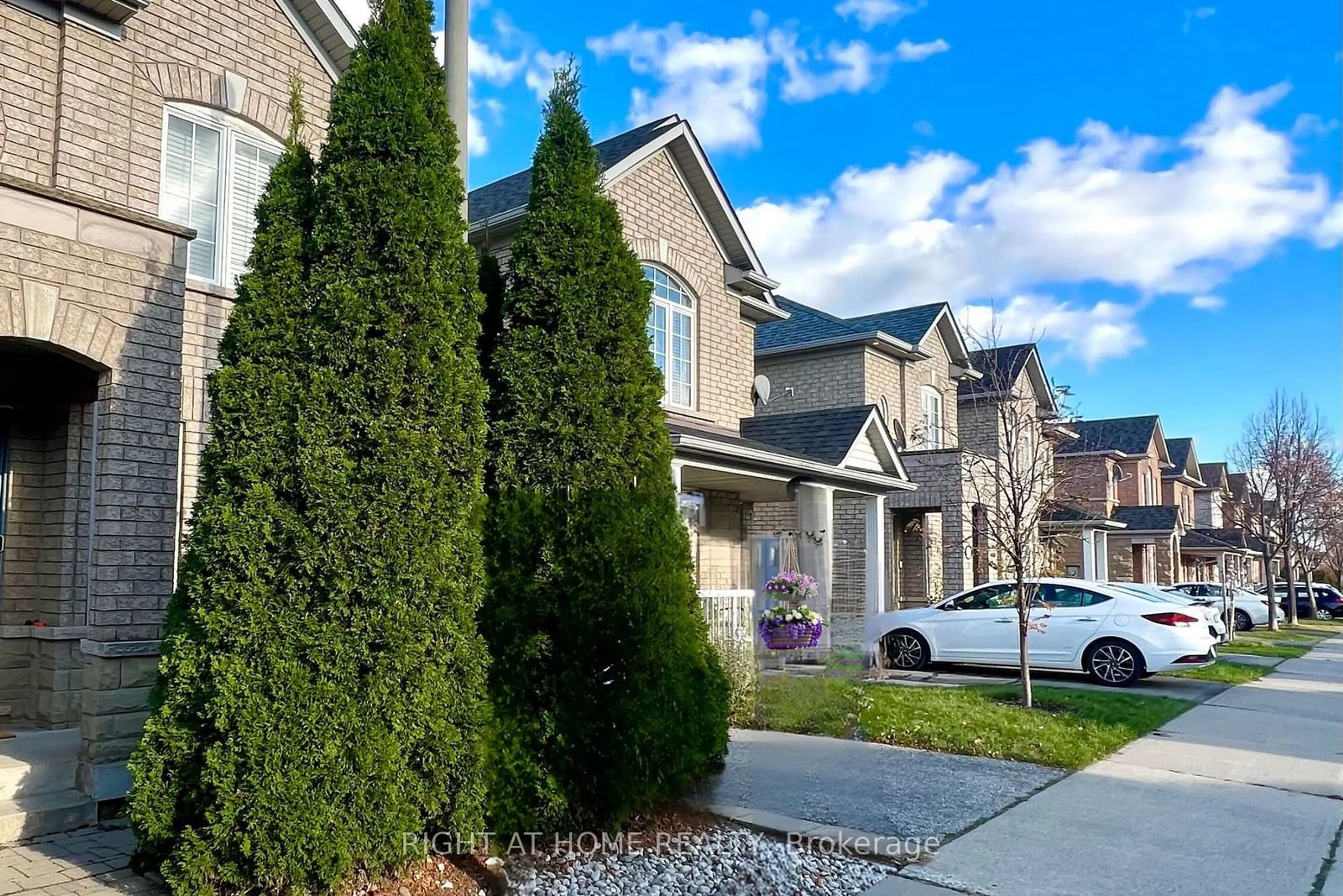 A pic from exterior of the house or condo, the street view for 2409 Emerson Dr, Burlington Ontario L7L 7M3