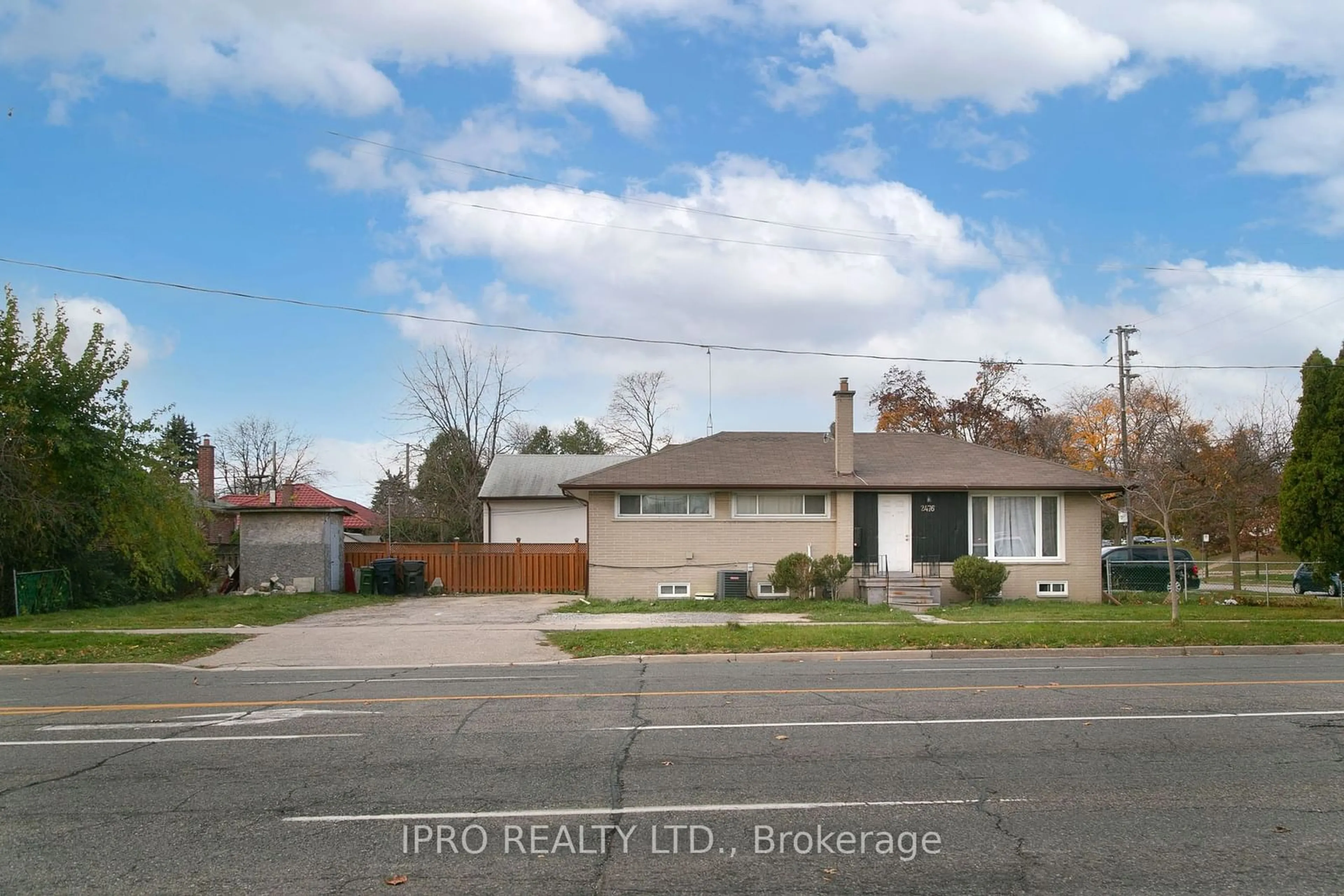 Frontside or backside of a home, the street view for 2476 Islington Ave, Toronto Ontario M9W 3Y1