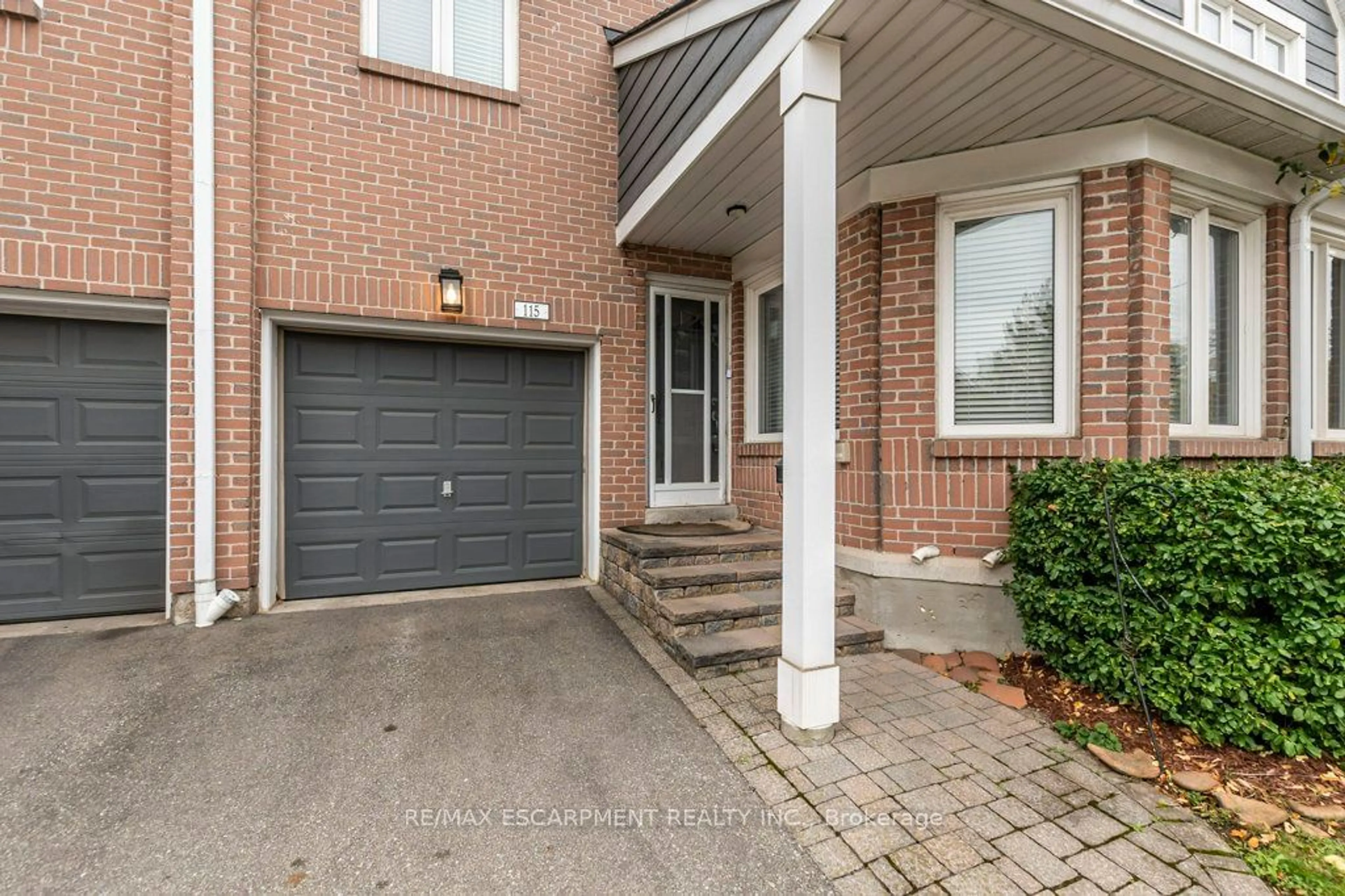 Home with brick exterior material for 2205 South Millway #115, Mississauga Ontario L5L 3T2