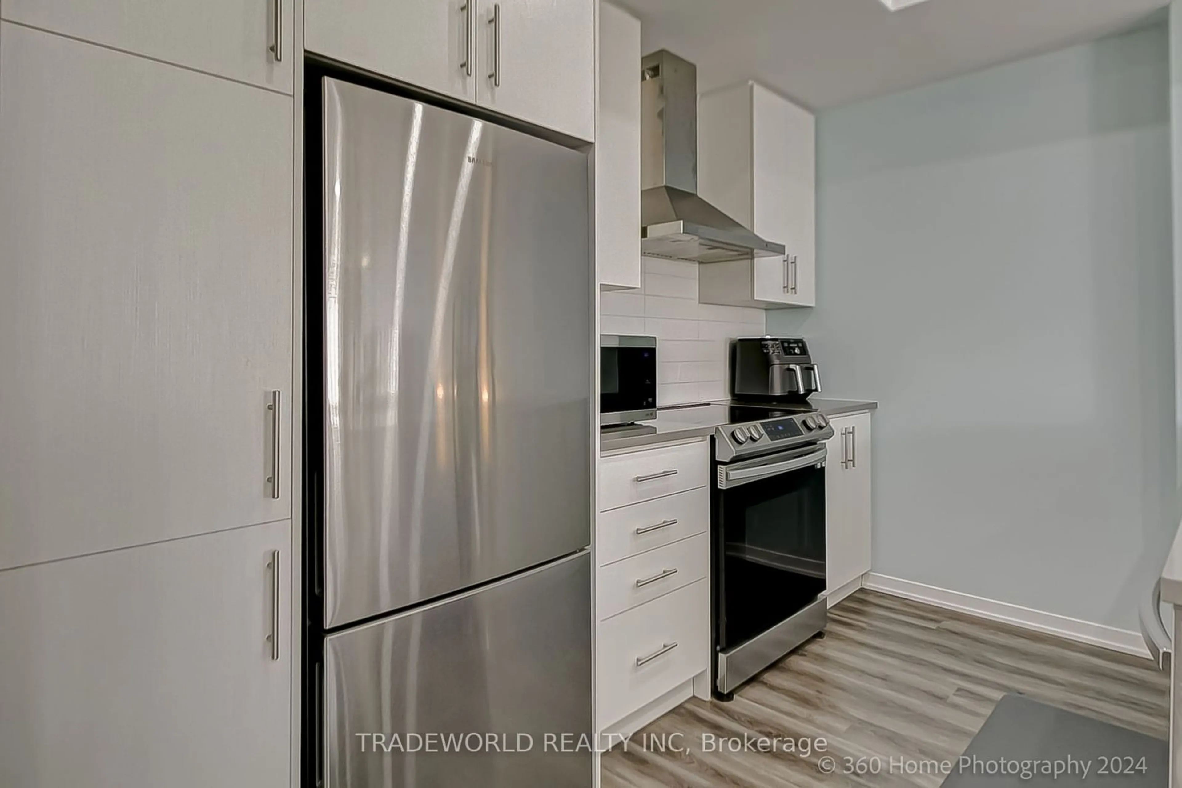 Standard kitchen, wood floors for 260 Twelfth St #13, Toronto Ontario M8V 0J6