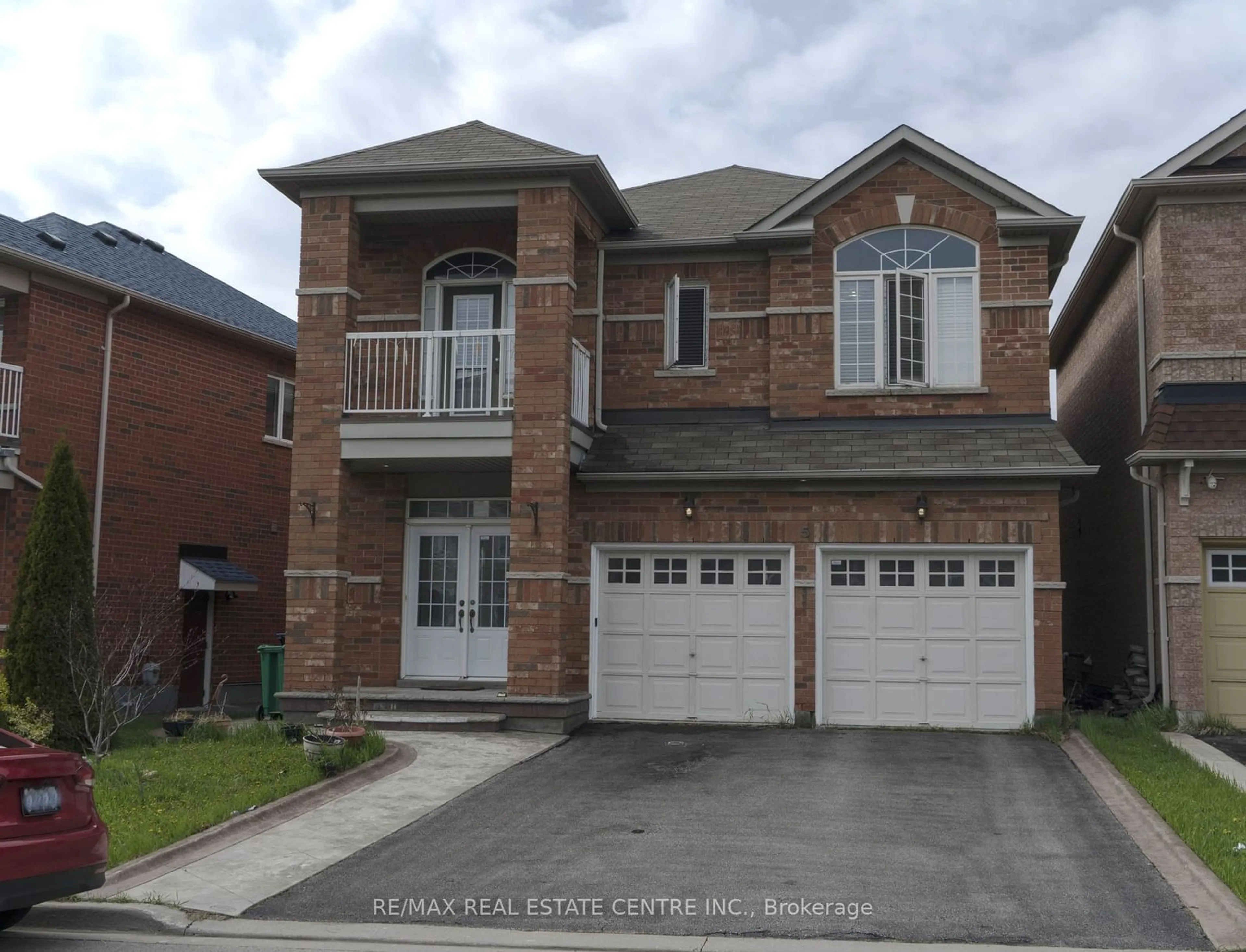 Frontside or backside of a home, the street view for 5 Streamline Dr, Brampton Ontario L6V 4S6