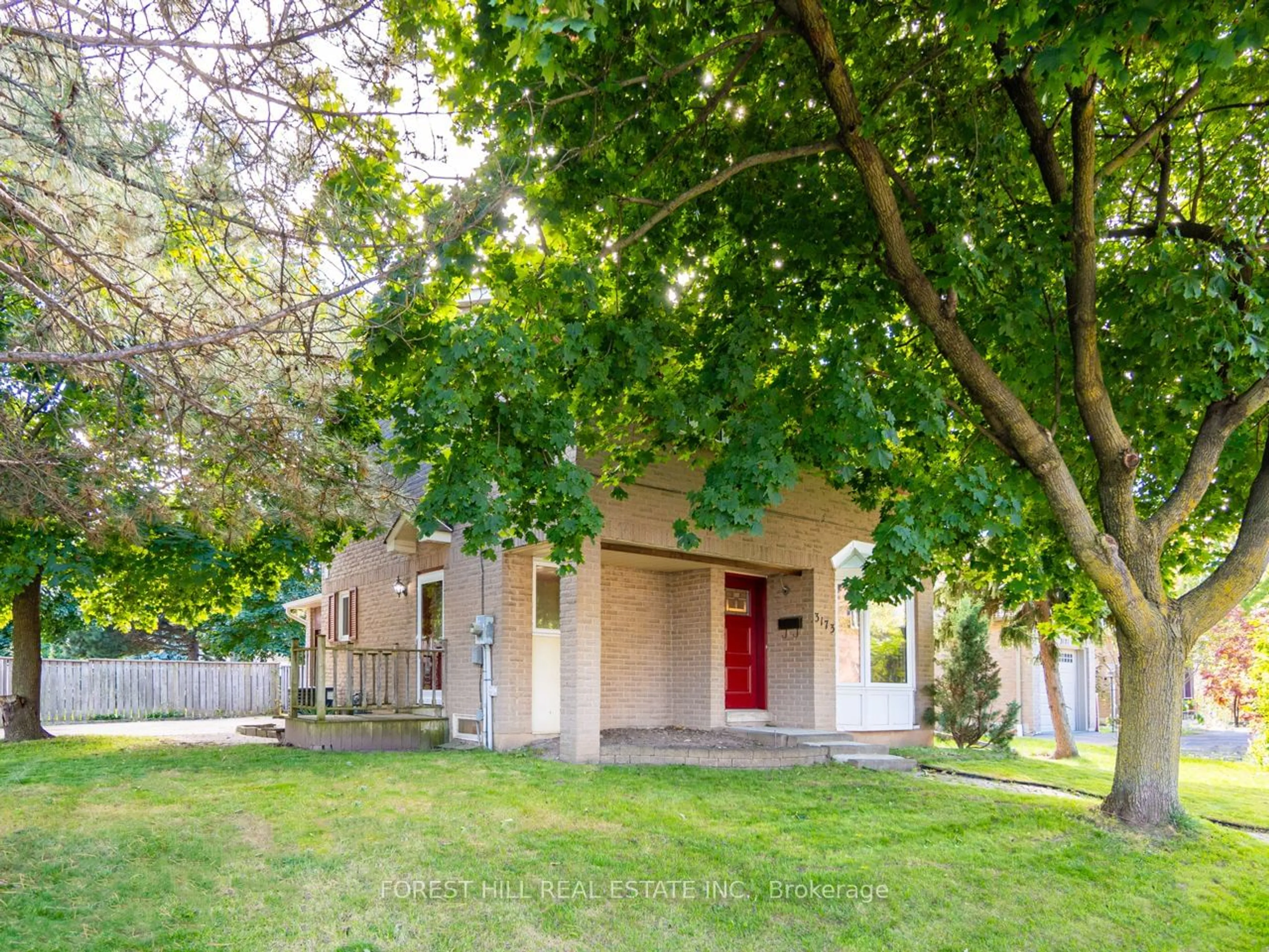 Frontside or backside of a home, the street view for 3173 Cantelon Cres, Mississauga Ontario L5N 3J7