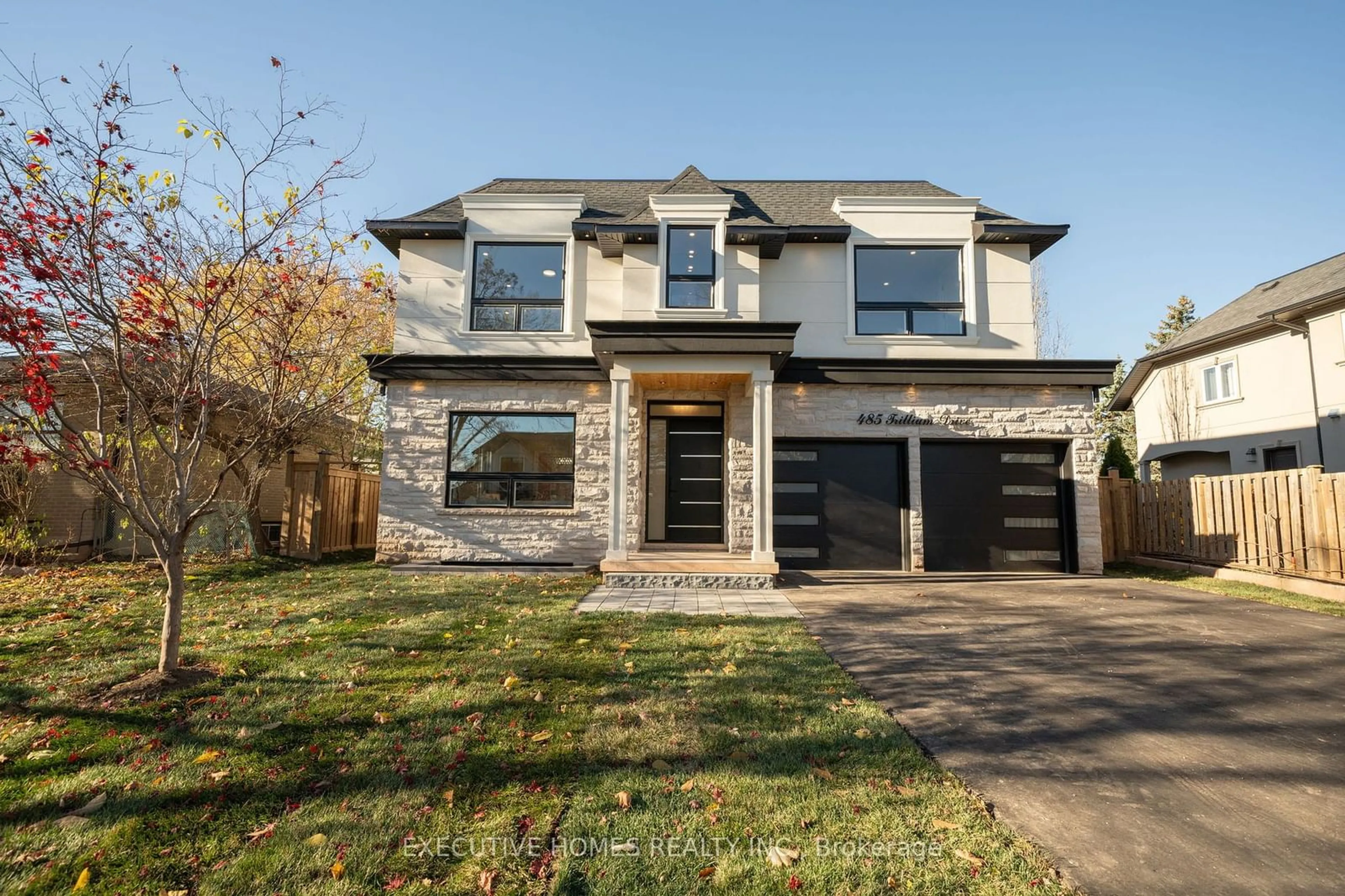 Home with brick exterior material for 485 Trillium Dr, Oakville Ontario L6K 1T1