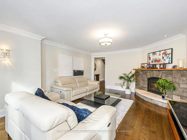 Additional property image - 3602 Logmoss Cres