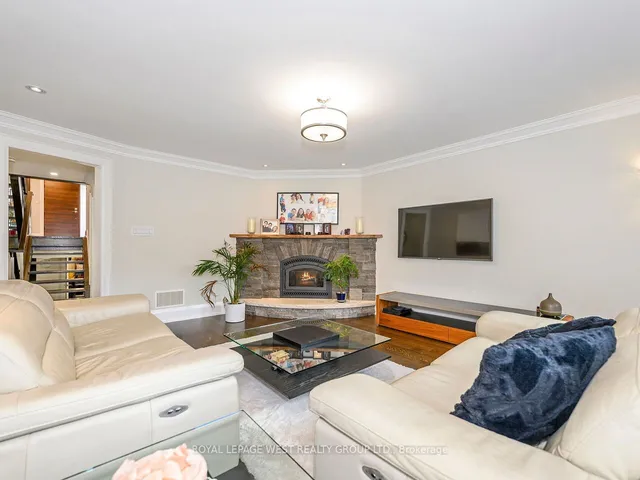 Additional property image - 3602 Logmoss Cres