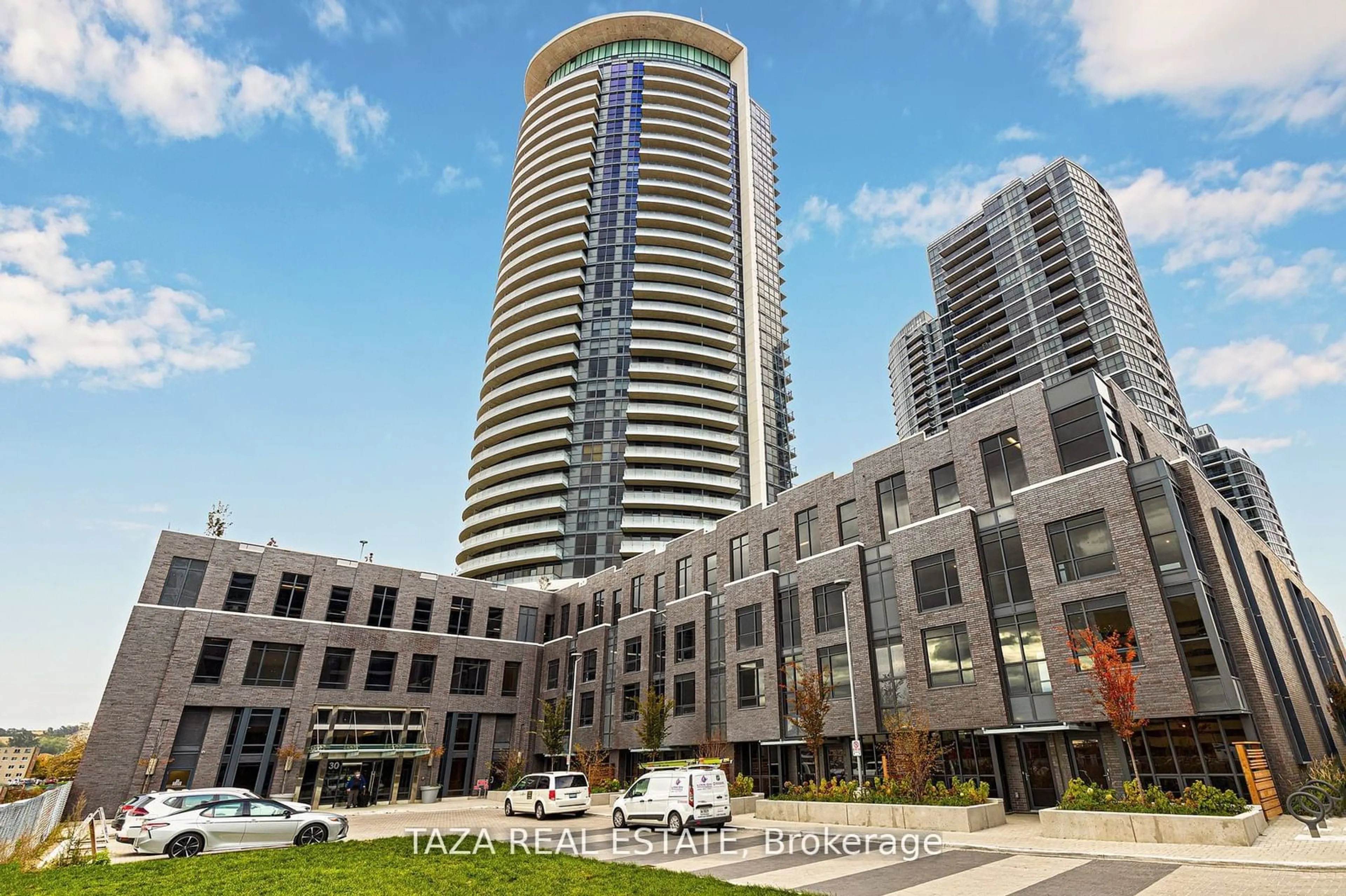 A pic from exterior of the house or condo, the view of city buildings for 30 Gibbs Rd #3205, Toronto Ontario M9B 0E4