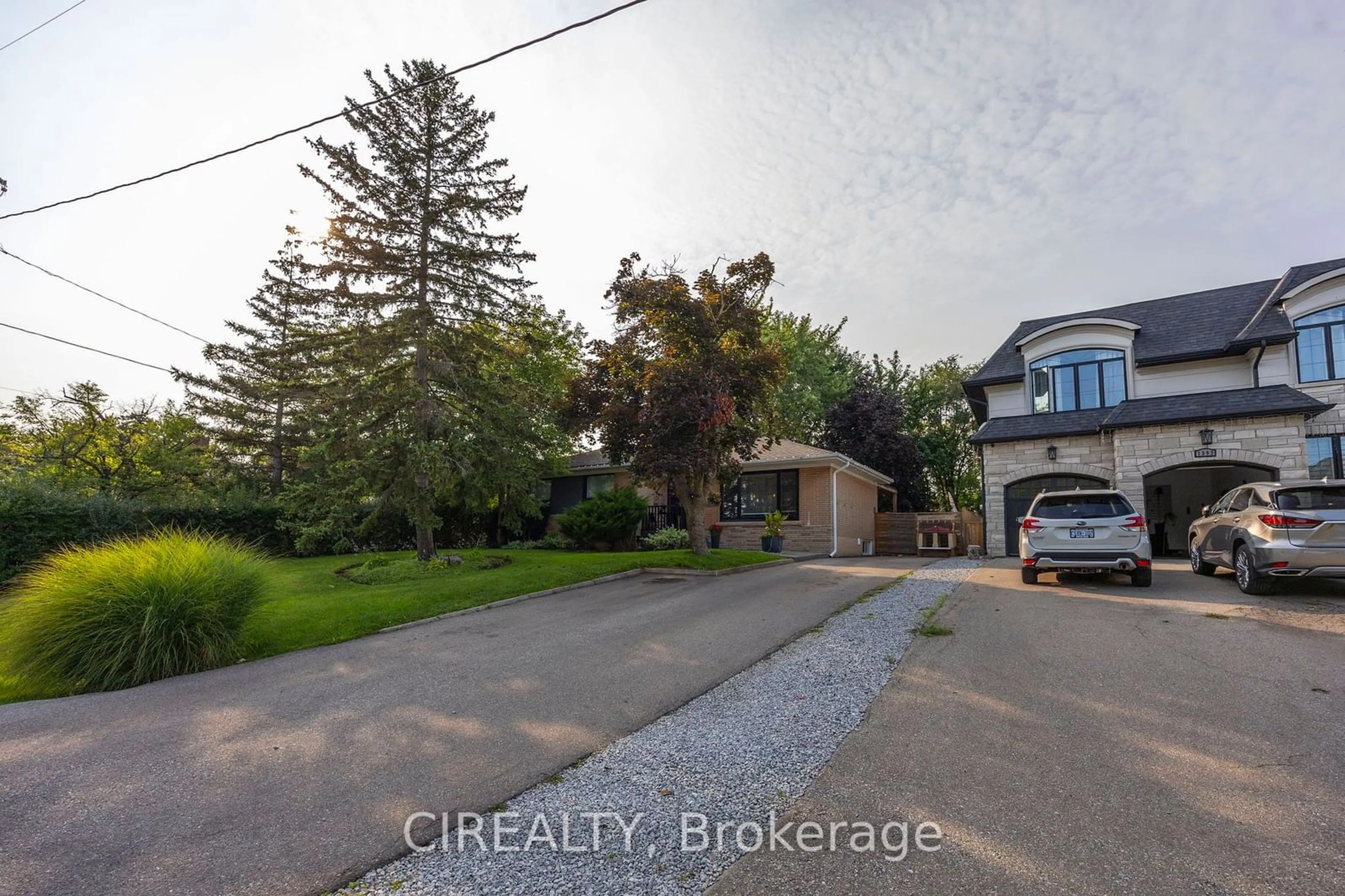 Frontside or backside of a home, the street view for 1397 Waverly Ave, Oakville Ontario L6L 2S4