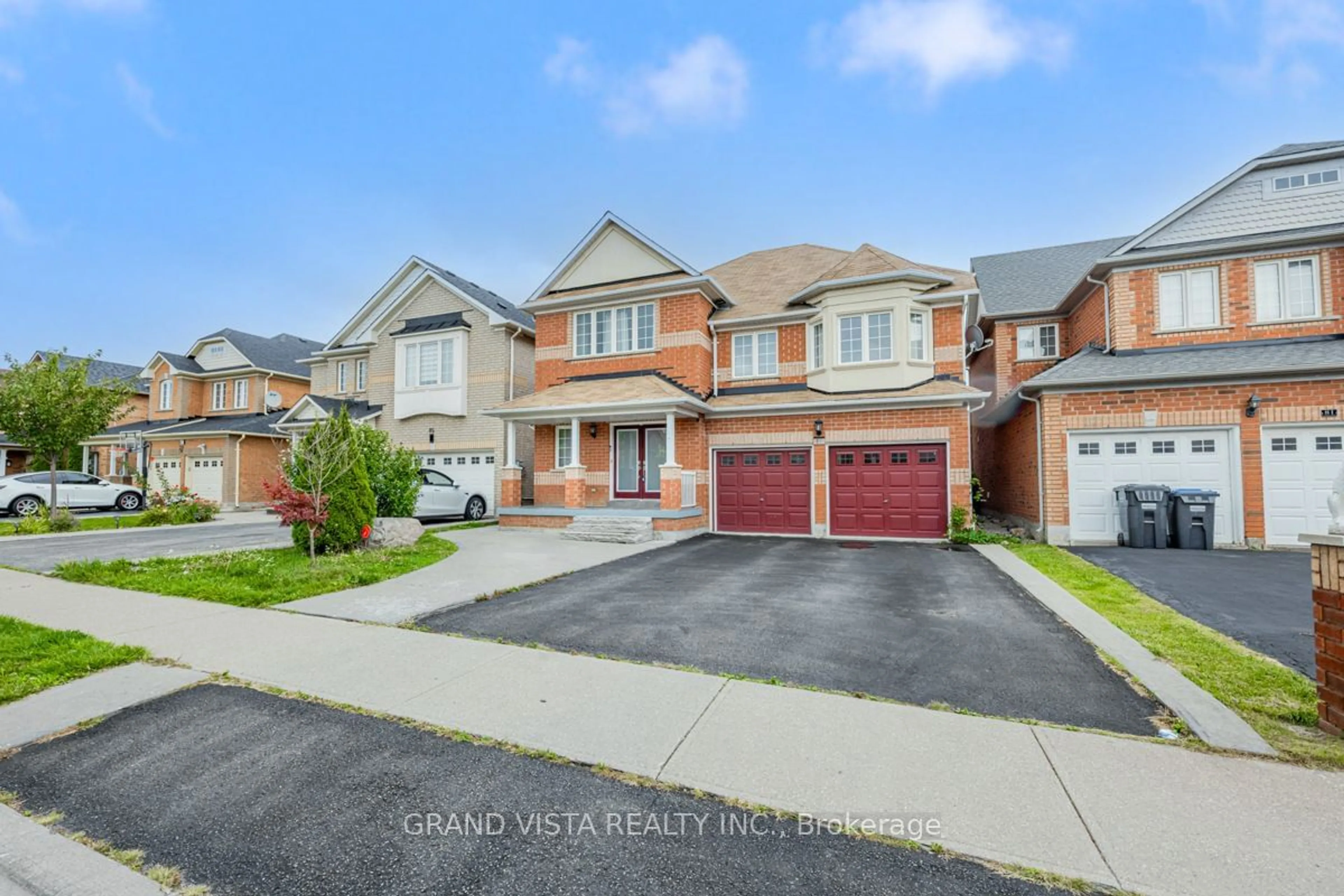 Frontside or backside of a home, the street view for 83 Chalkfarm Cres, Brampton Ontario L7A 3V9