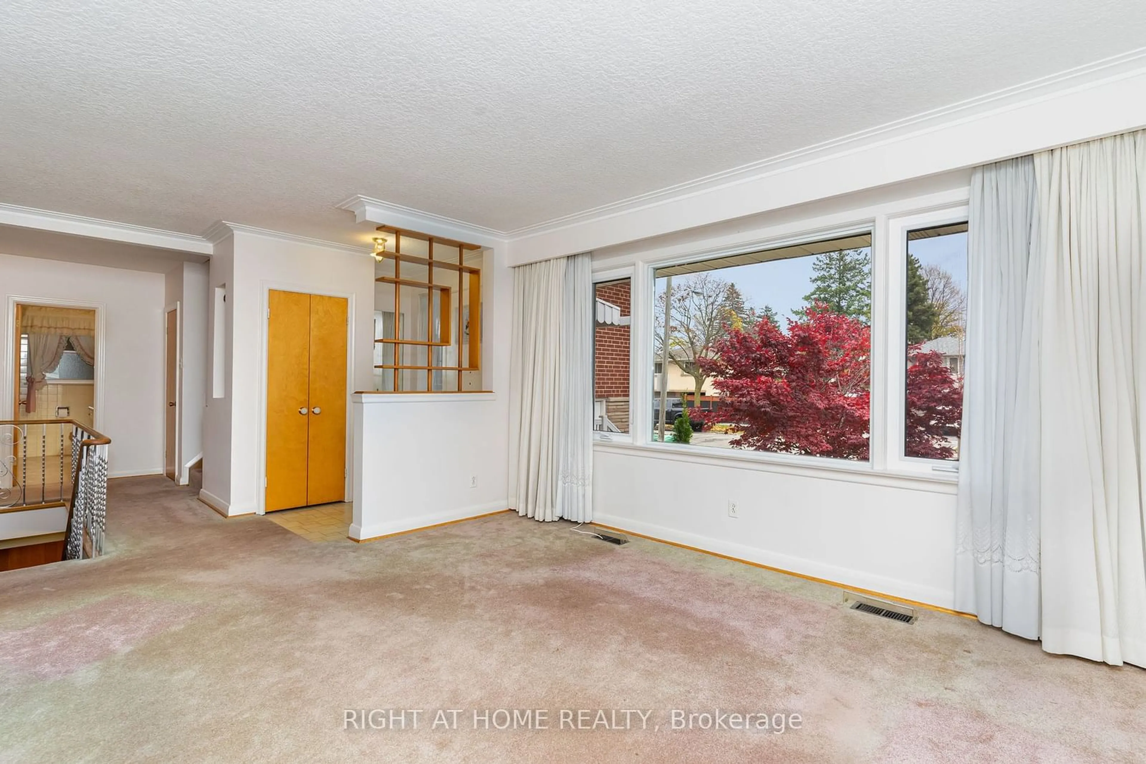 Other indoor space, wood floors for 112 Stapleton Dr, Toronto Ontario M9R 3A8