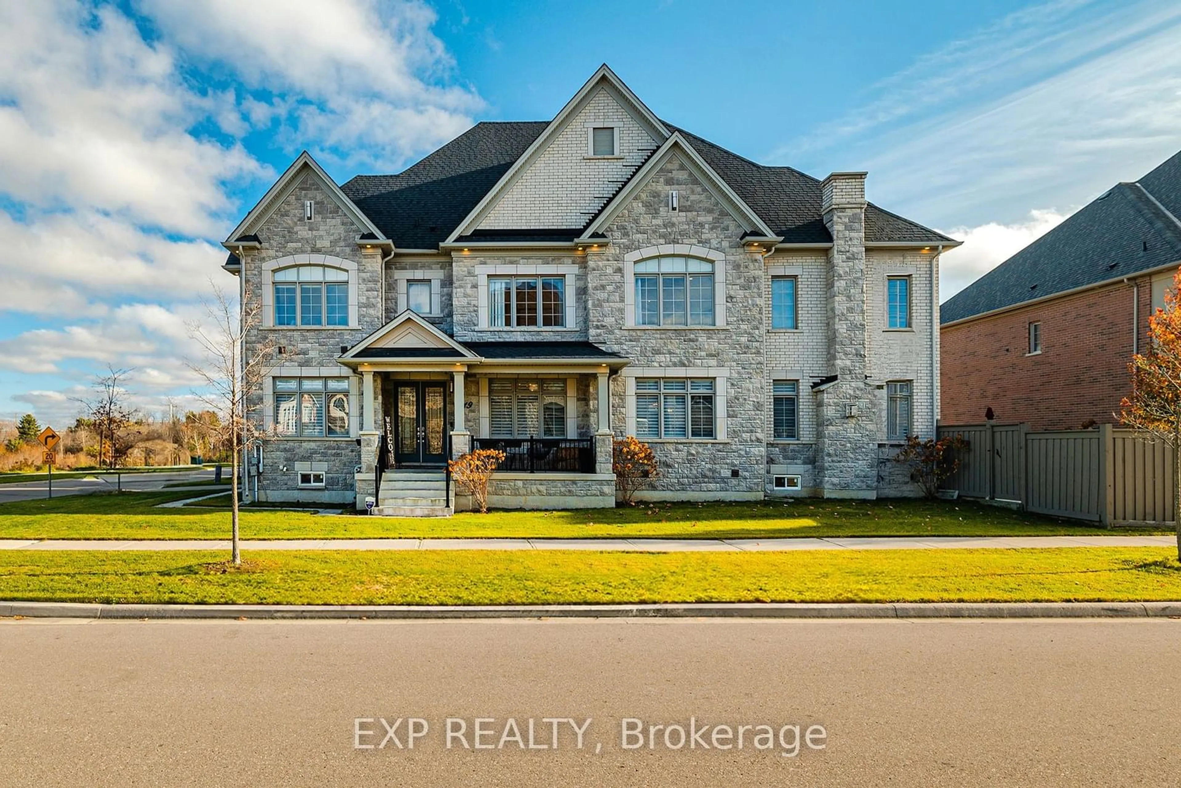 Frontside or backside of a home, the street view for 19 Gladiolus St, Brampton Ontario L6Y 6C8